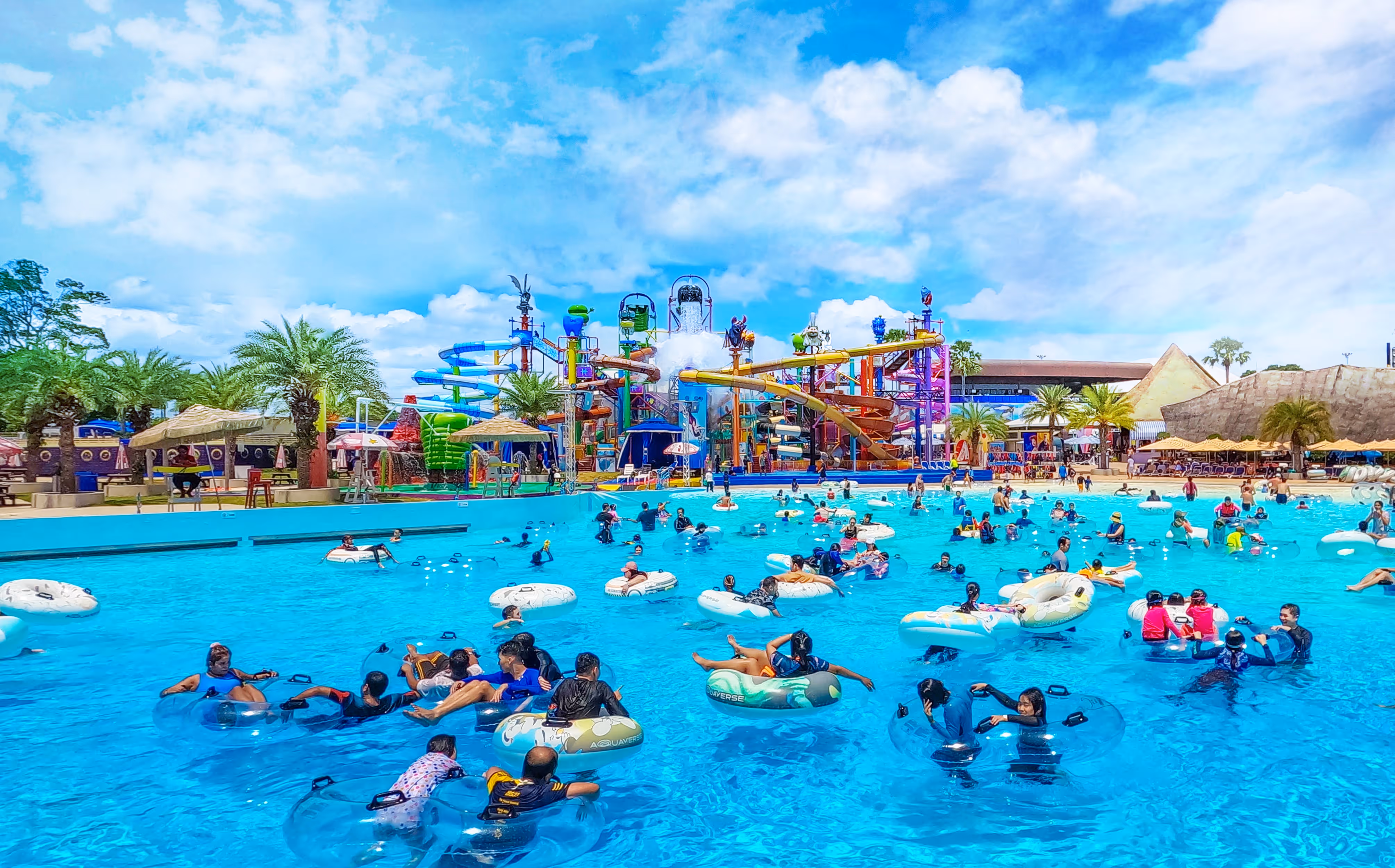 Columbia Pictures Aquaverse wavepool zone