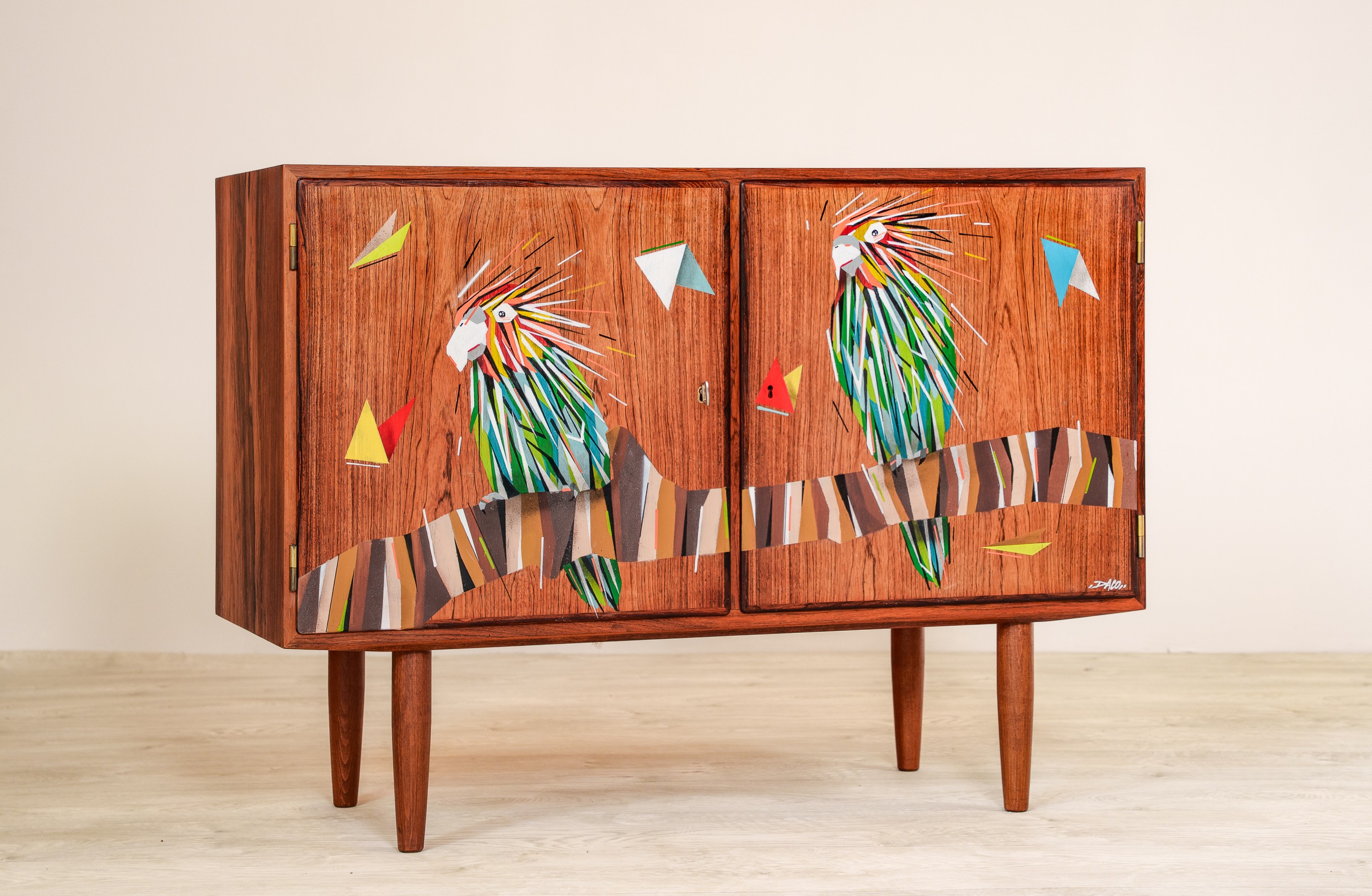 Buffet danois sublimé au spray acrylique