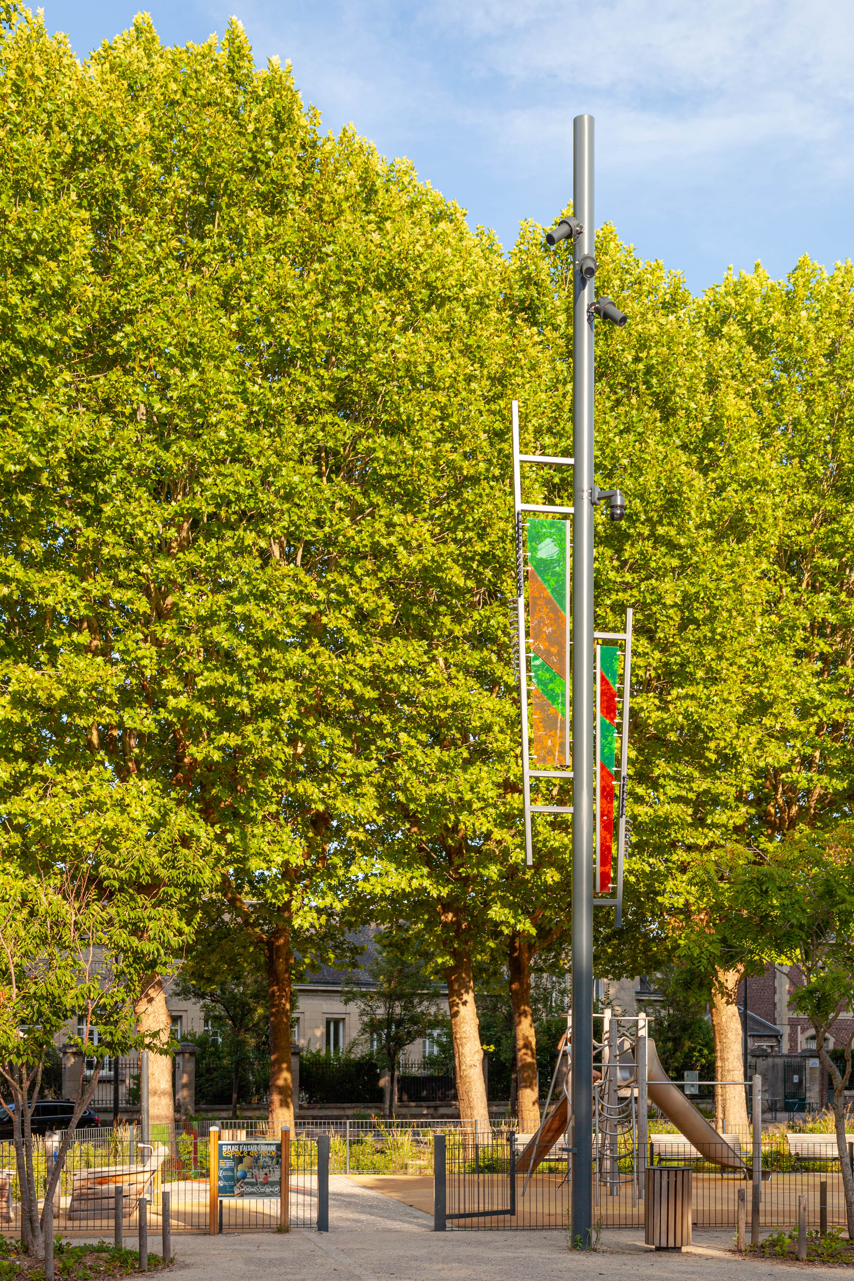 Mâts d'éclairages public sur mesure TMC Innovation - Place Alsace Lorraine - Soissons