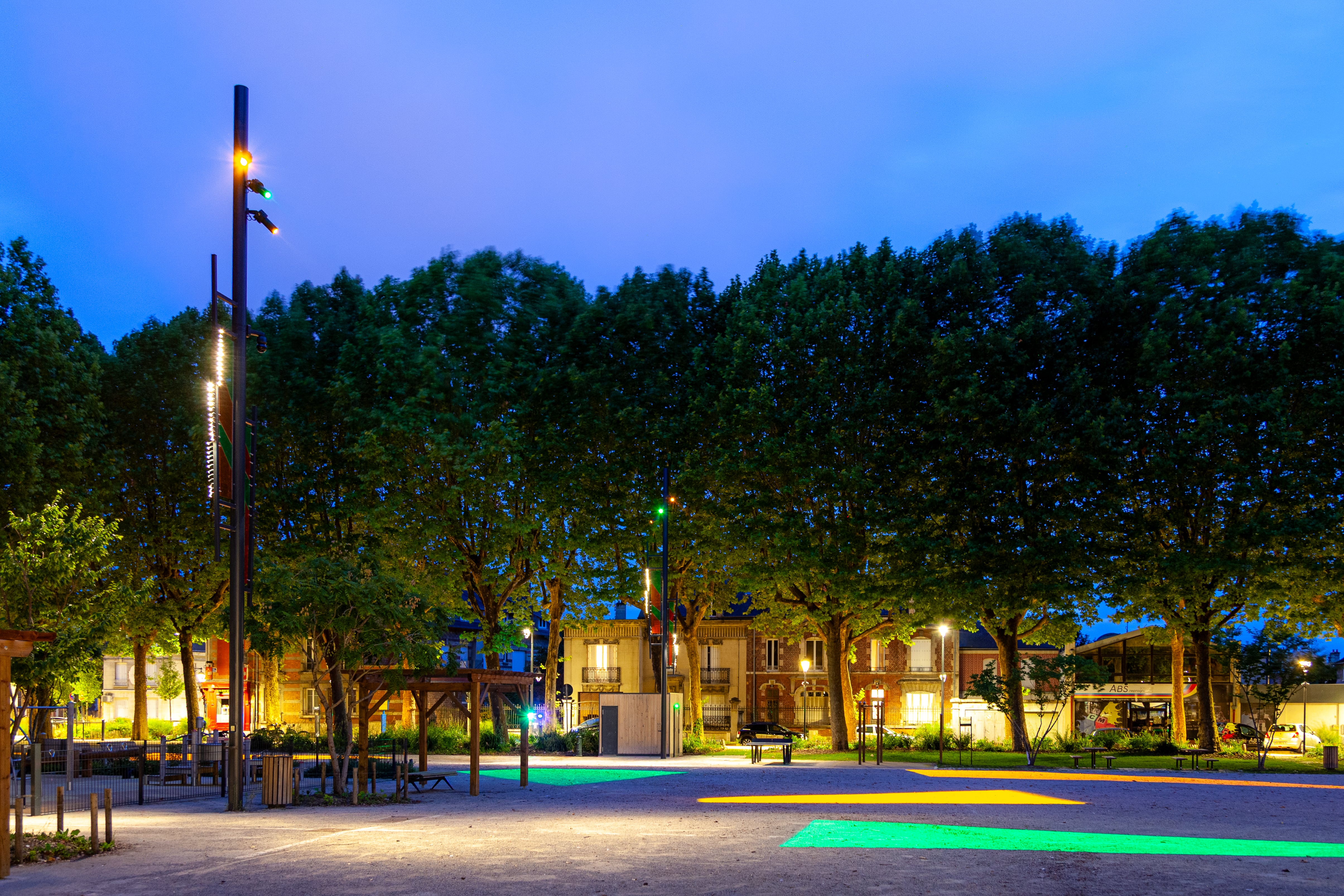 Mâts d'éclairages public sur mesure TMC Innovation - Place Alsace Lorraine - Soissons