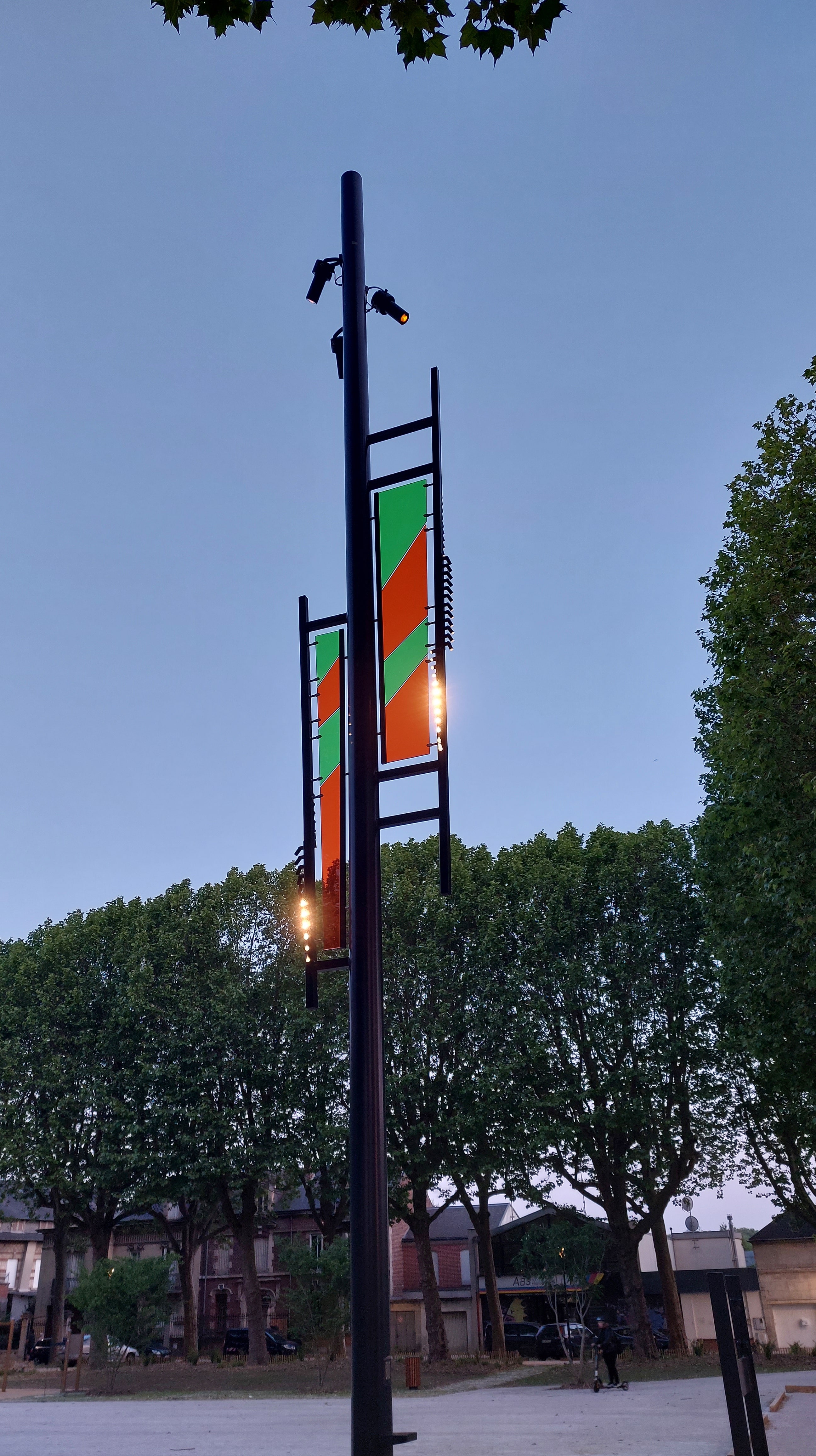 Mâts d'éclairages public sur mesure TMC Innovation - Place Alsace Lorraine - Soissons