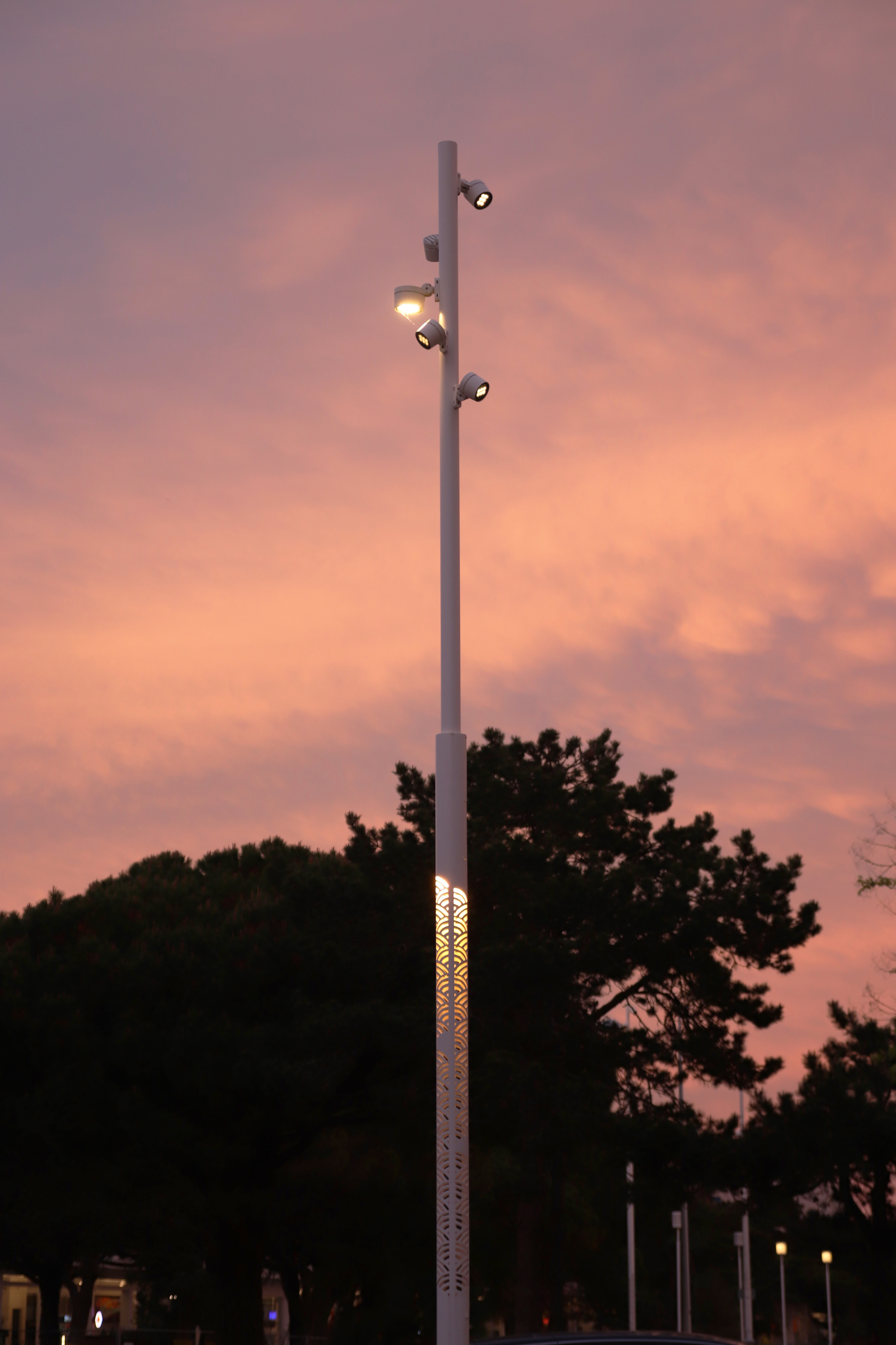 Font de Mer à Royan, mât d'éclairage en acier - mât Tower épuisette avec projecteur 