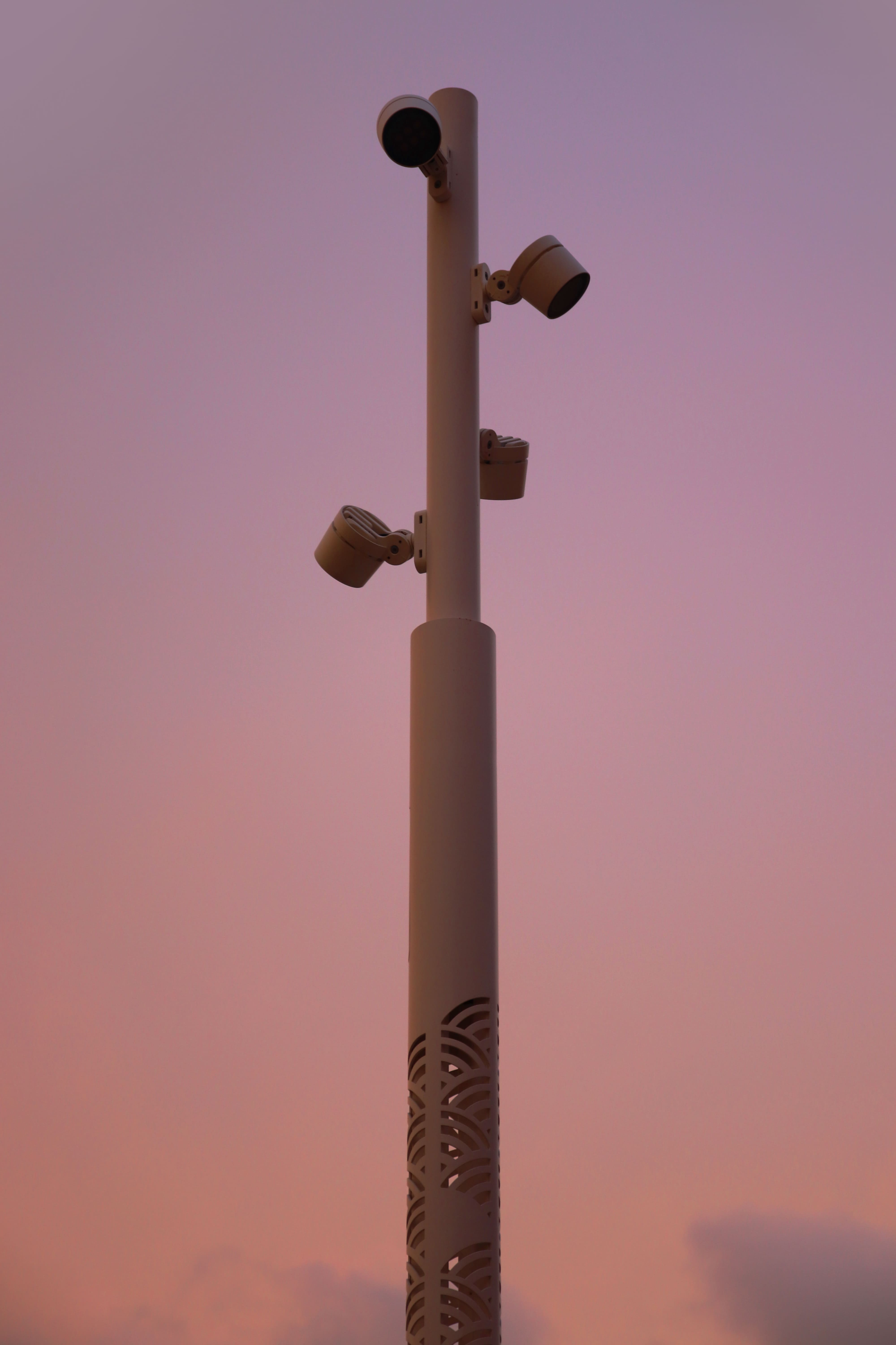 Font de Mer à Royan, mât d'éclairage en acier - mât Tower épuisette avec projecteur - photo couché de soleil - mât d'éclairage français