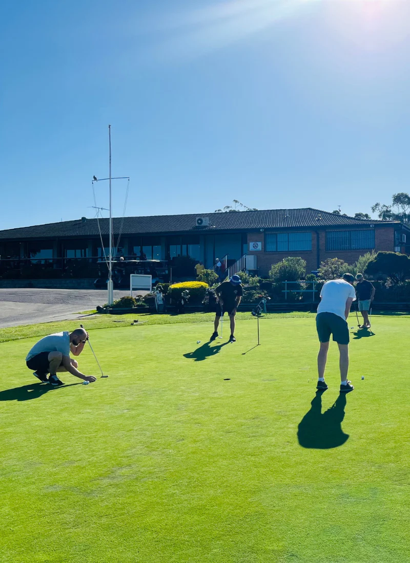 A picture of Andrew Dodt's advance students doing putting training
