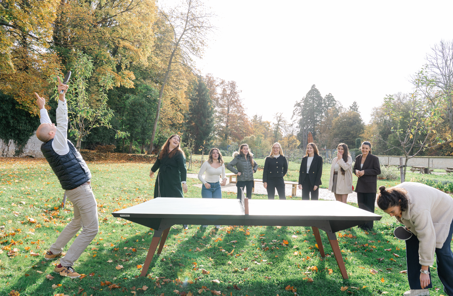 Équipe en work week dans un domaine Domaines & événements