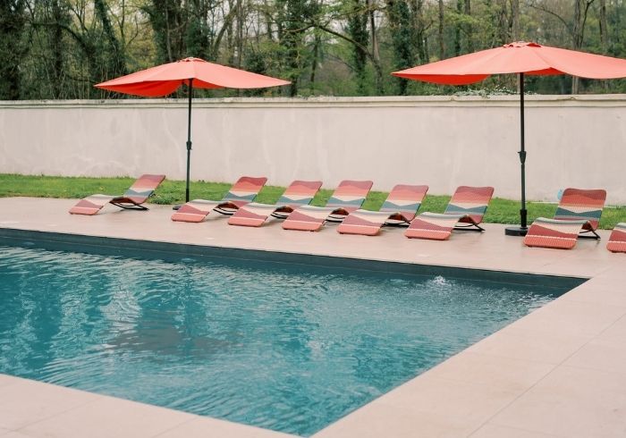Brunch by the pool at the Domaine du Grand Morin.