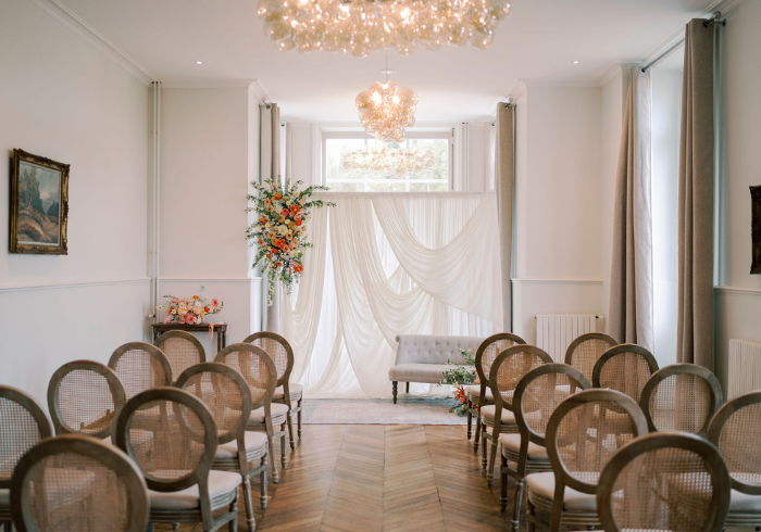 Married couple at the Château du Grand Morin.