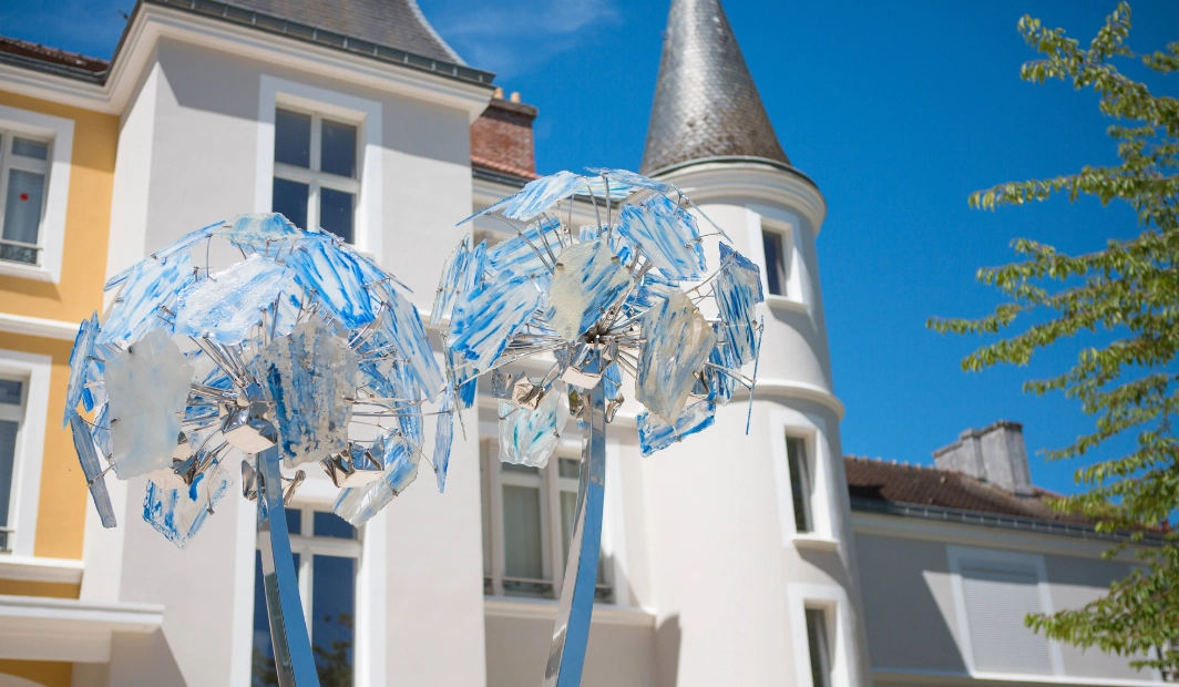 Mariage intimiste au Domaine du Grand Morin : cérémonie laïque dans le parc du château, en Seine-et-Marne