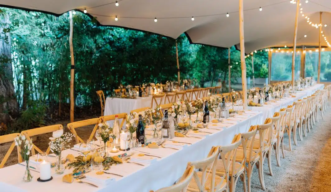 Dîner sous la tente au Domaine des Barrenques