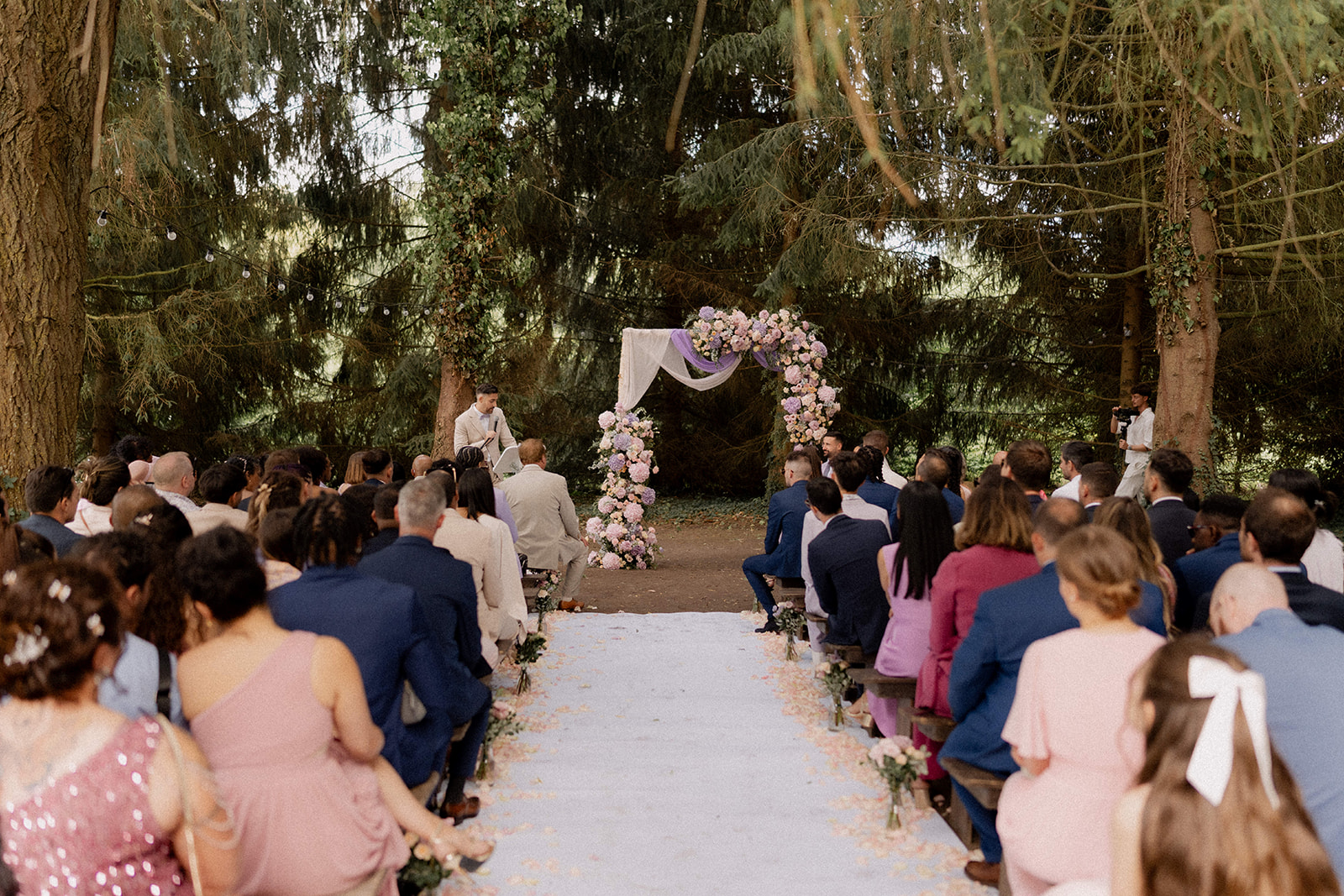 Ceremonie de mariage en plein air au Domaine de la Thibaudière