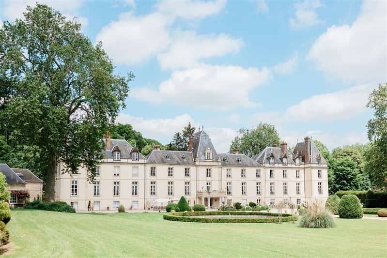 Le parc et les grands arbres du Domaine d'Aveny