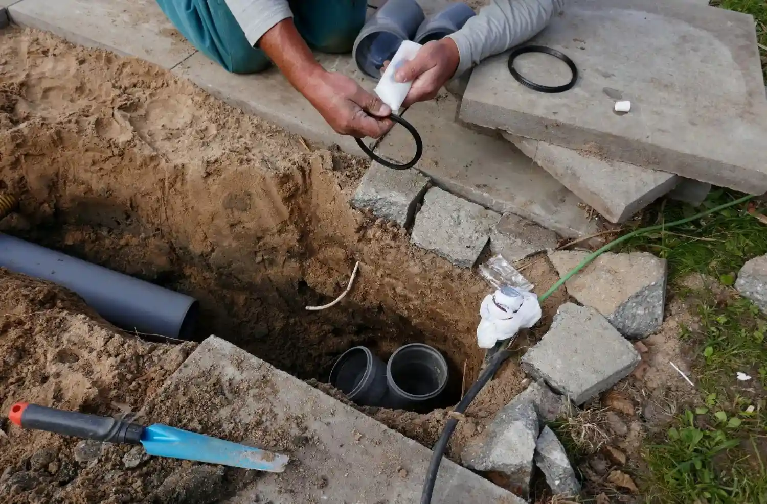 Signs of Hidden Underground Pipe Damage in Your Property