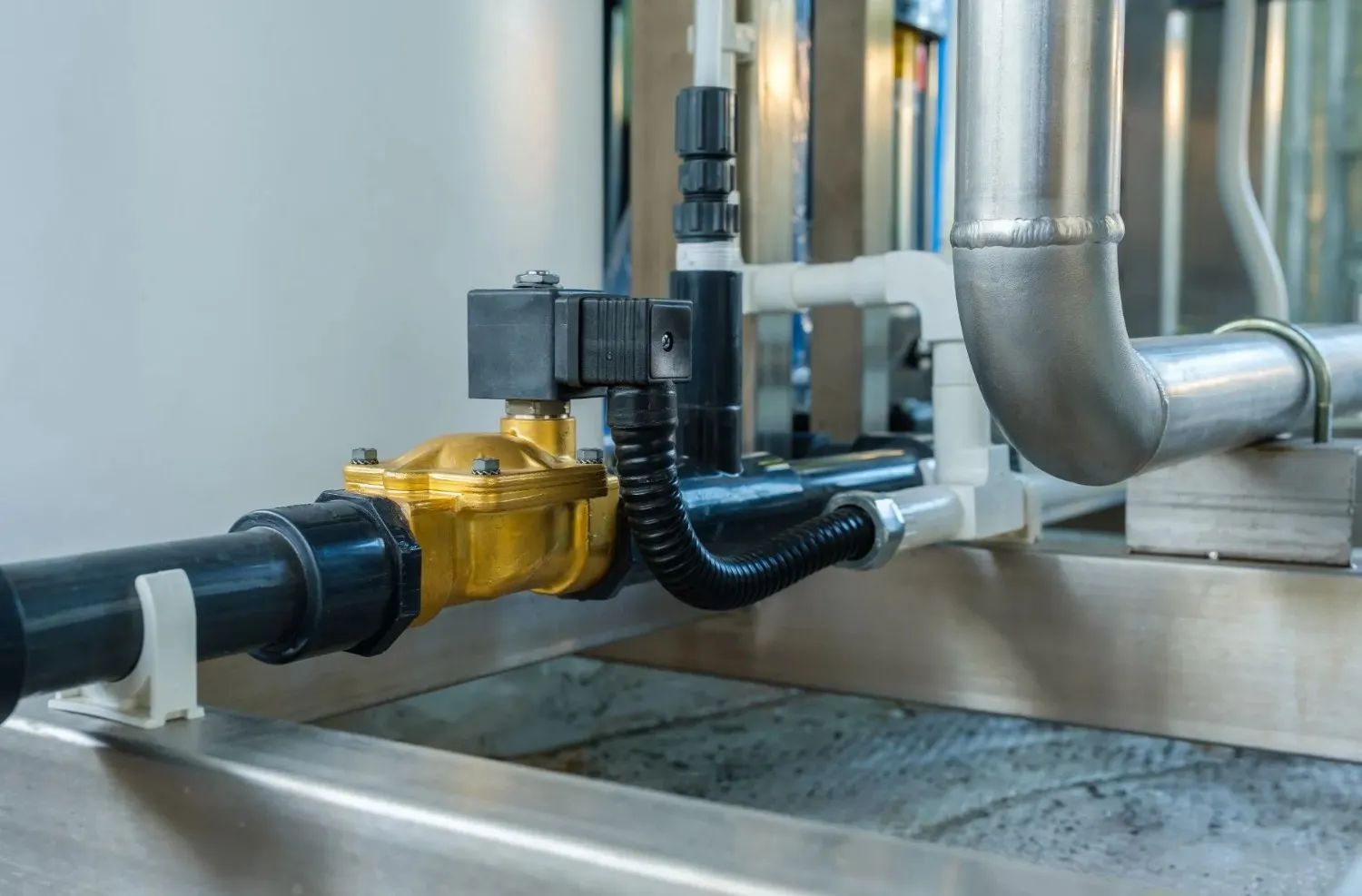 Why Automatic Water Shut-Off Systems are Vital for Home Safety