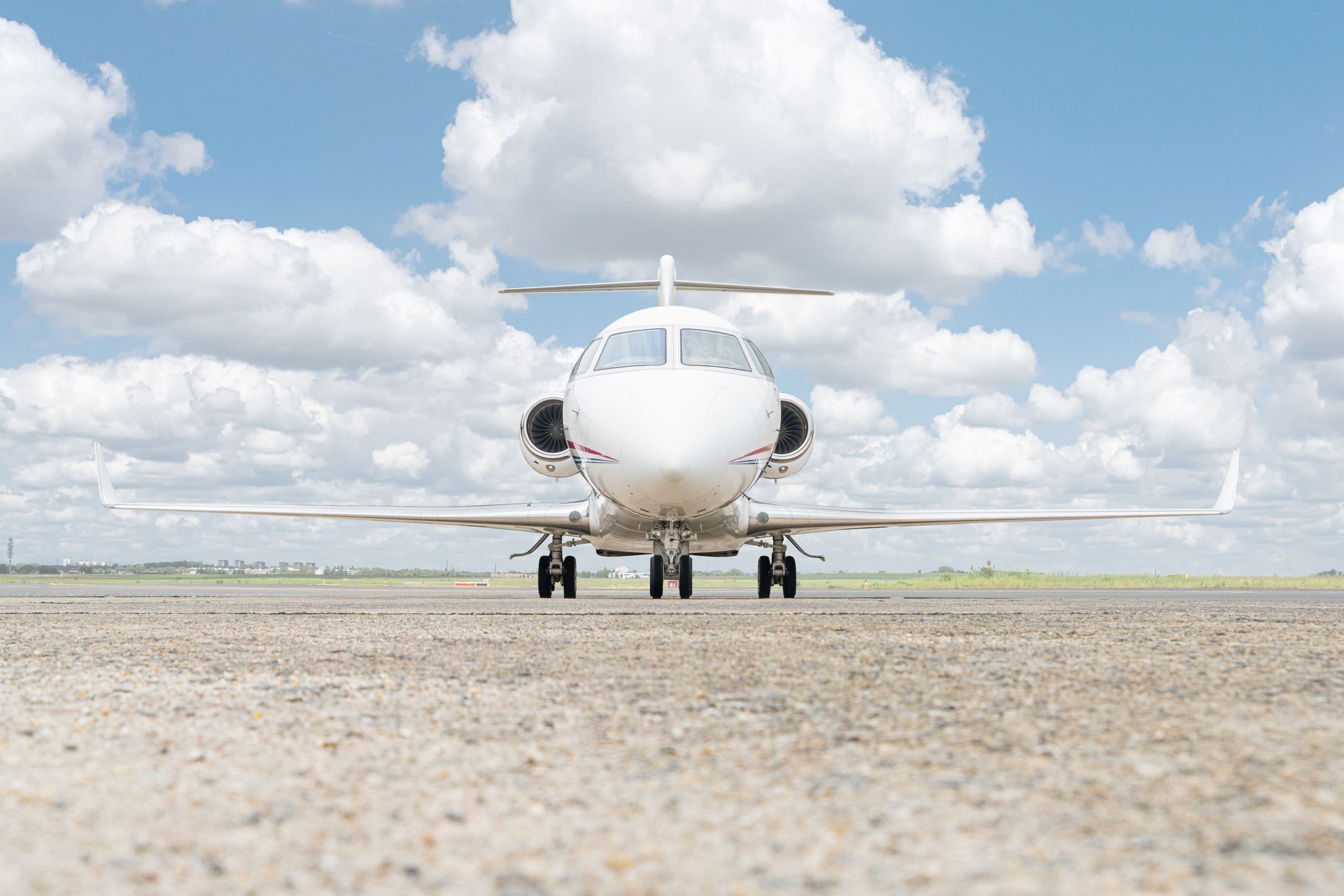 2019 Gulfstream G280 SN 2186 exterior, front view