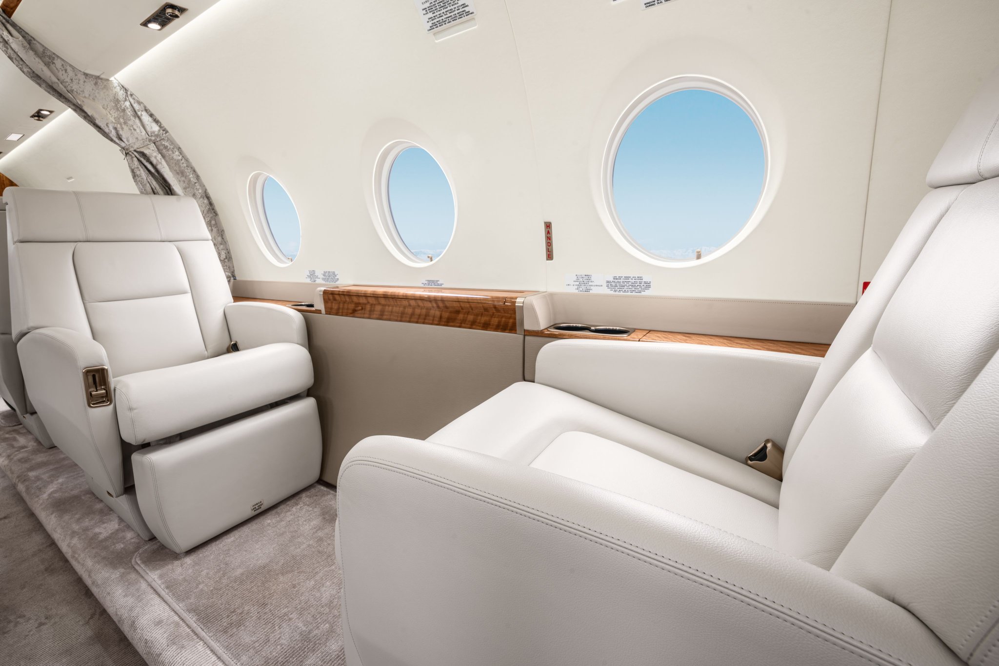 2019 Gulfstream G280 SN 2186 club seat detail