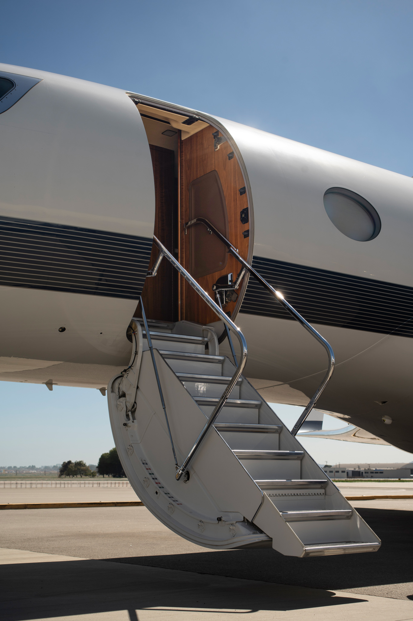 2015 Gulfstream G650ER SN 6098 airstair door open