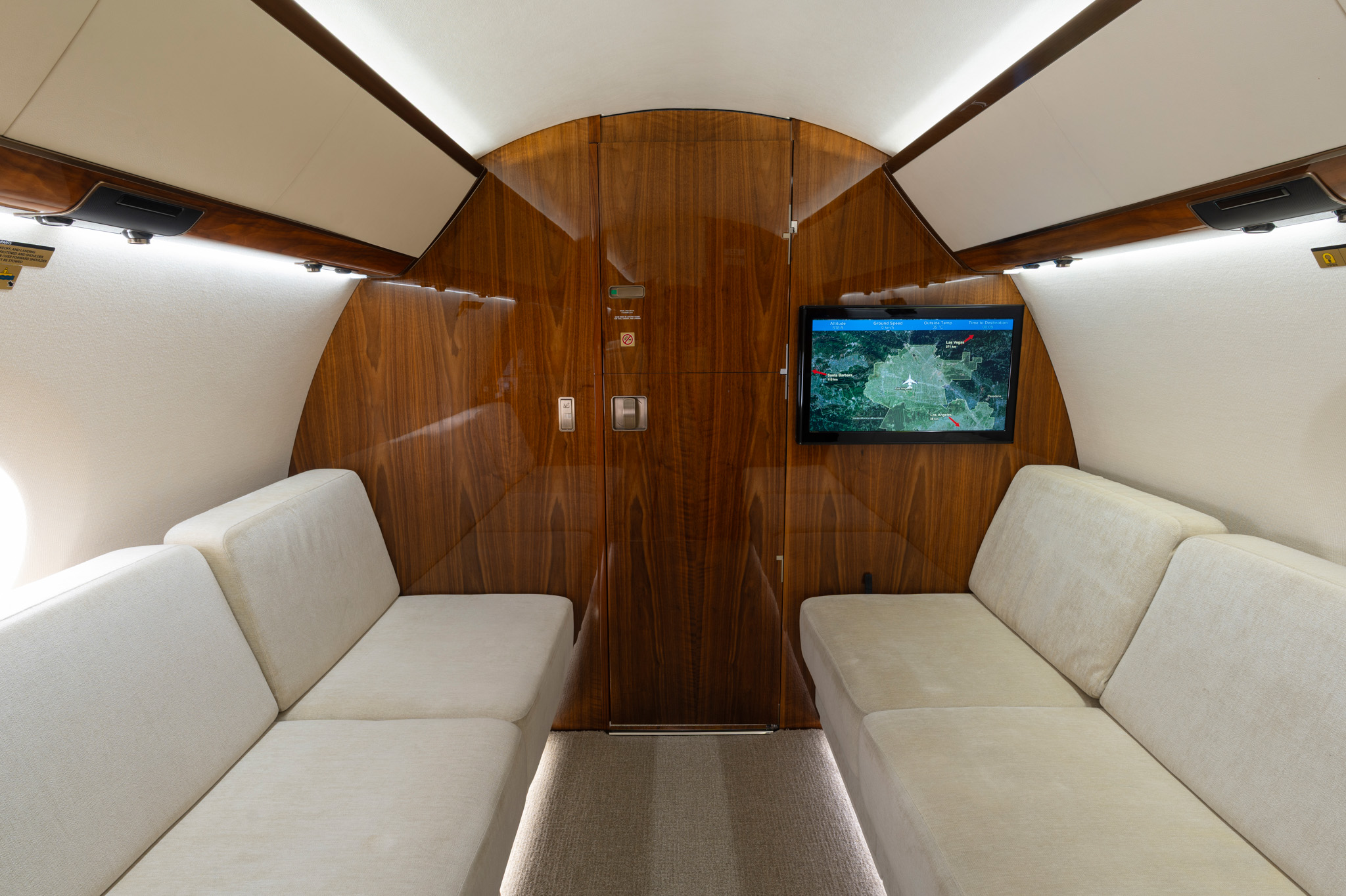 2015 Gulfstream G650ER SN 6098 aft divans