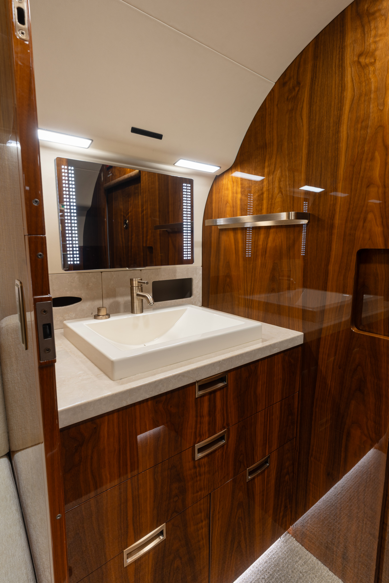 2015 Gulfstream G650ER SN 6098 aft lavatory vanity