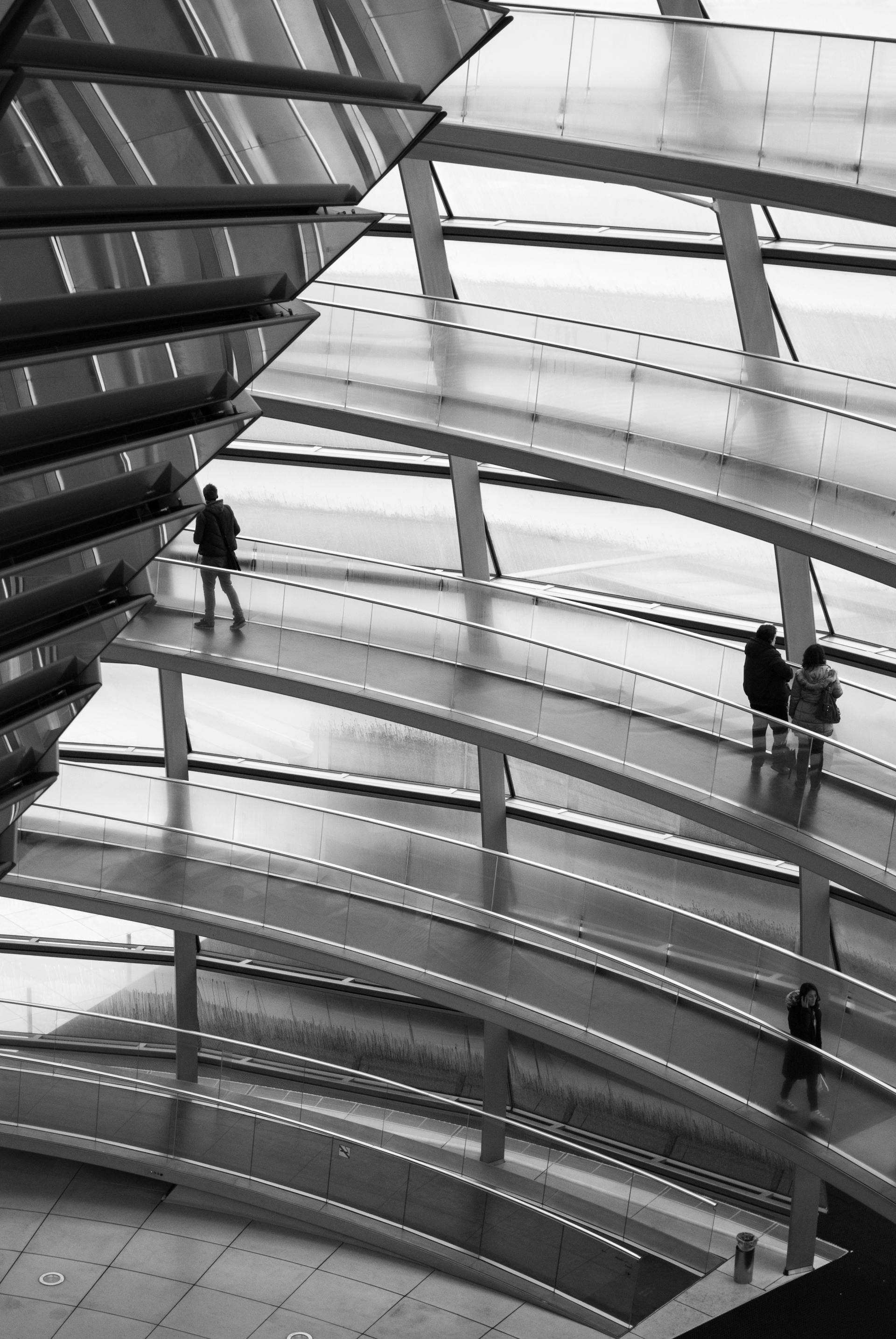 Fundraising preparation: valuation, capital structuring and investor outreach