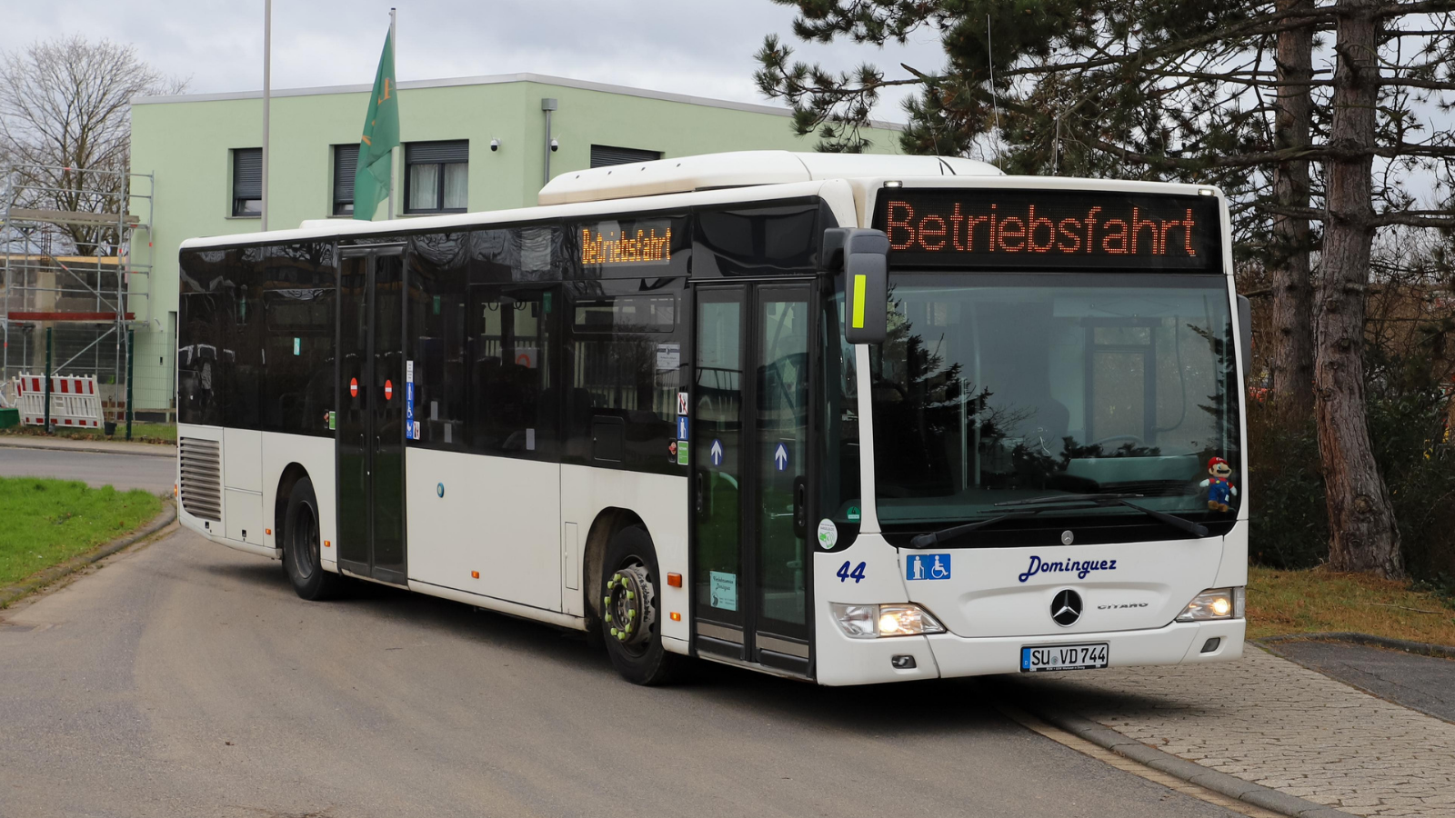 Wagen 44 Mercedes-Benz O530 Citaro Facelift Einstiegseite