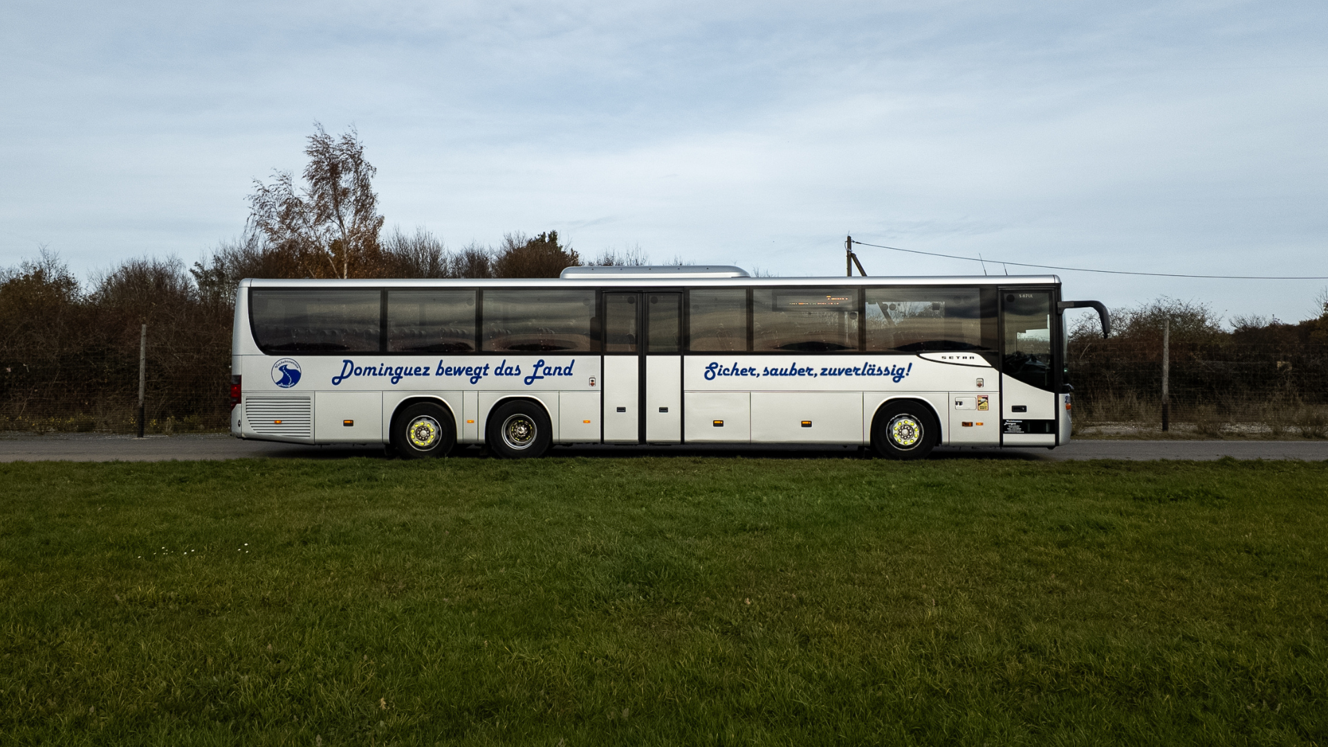 Wagen 2 SETRA S417UL Einstiegseite