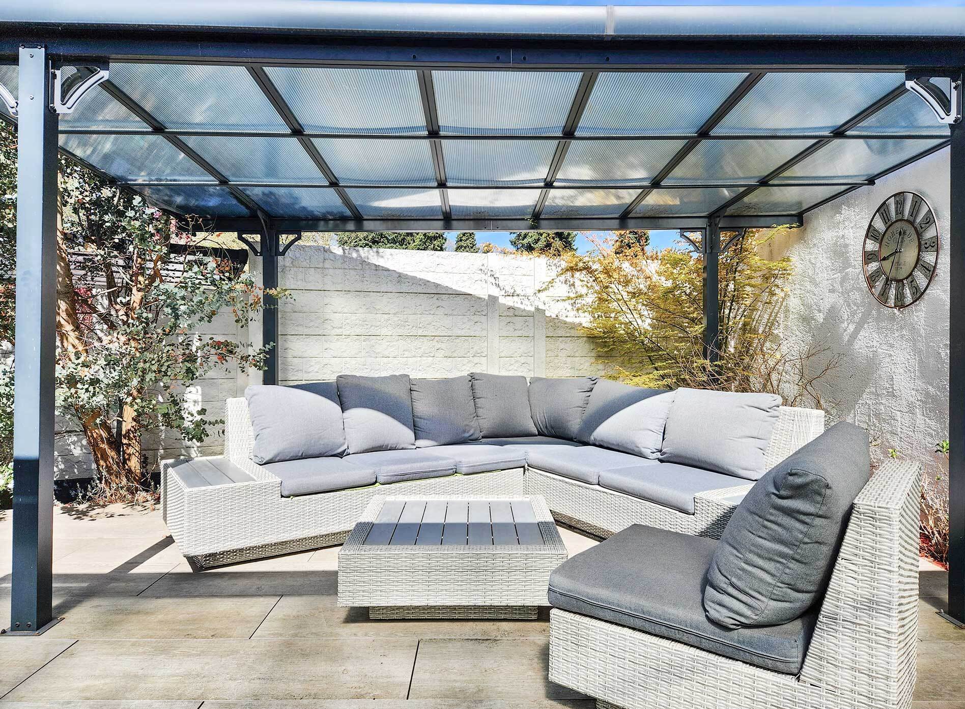 überdachte Terrasse