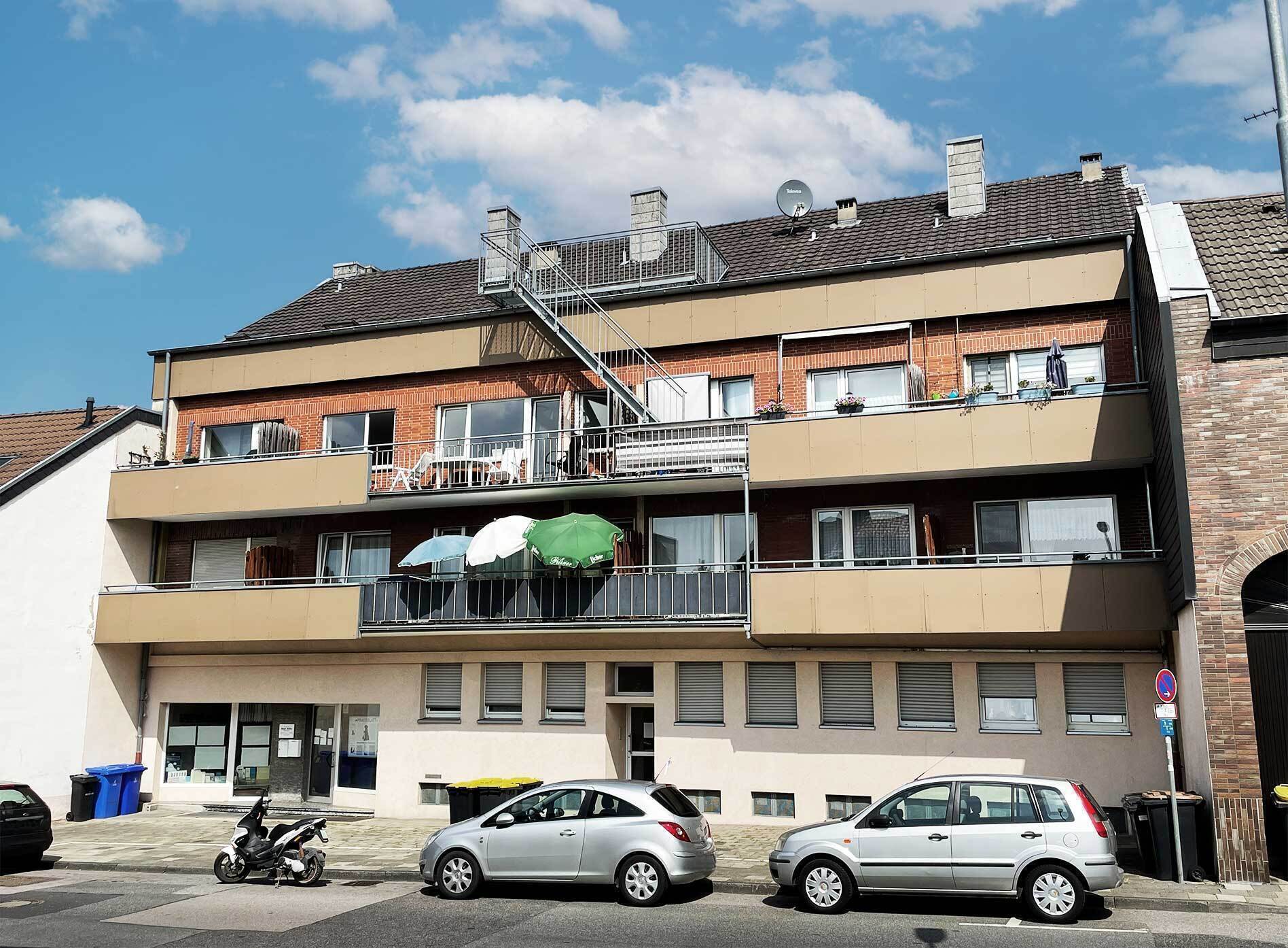 Aldenhoven | 13-Familienhaus mit einer Gewerbeeinheit!