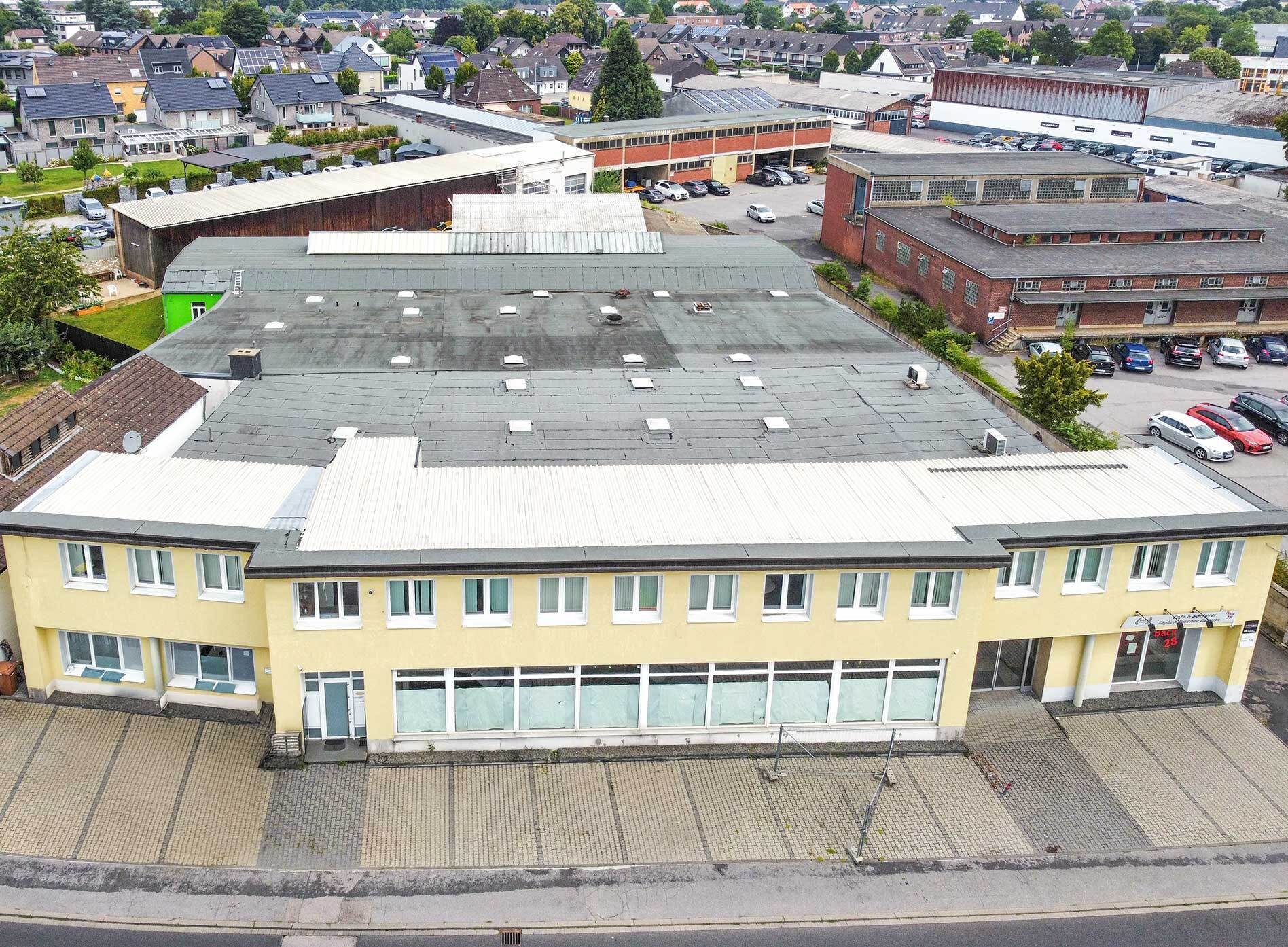 Jülich | Vielseitige Gewerbehalle mit Büro- und Lagerflächen