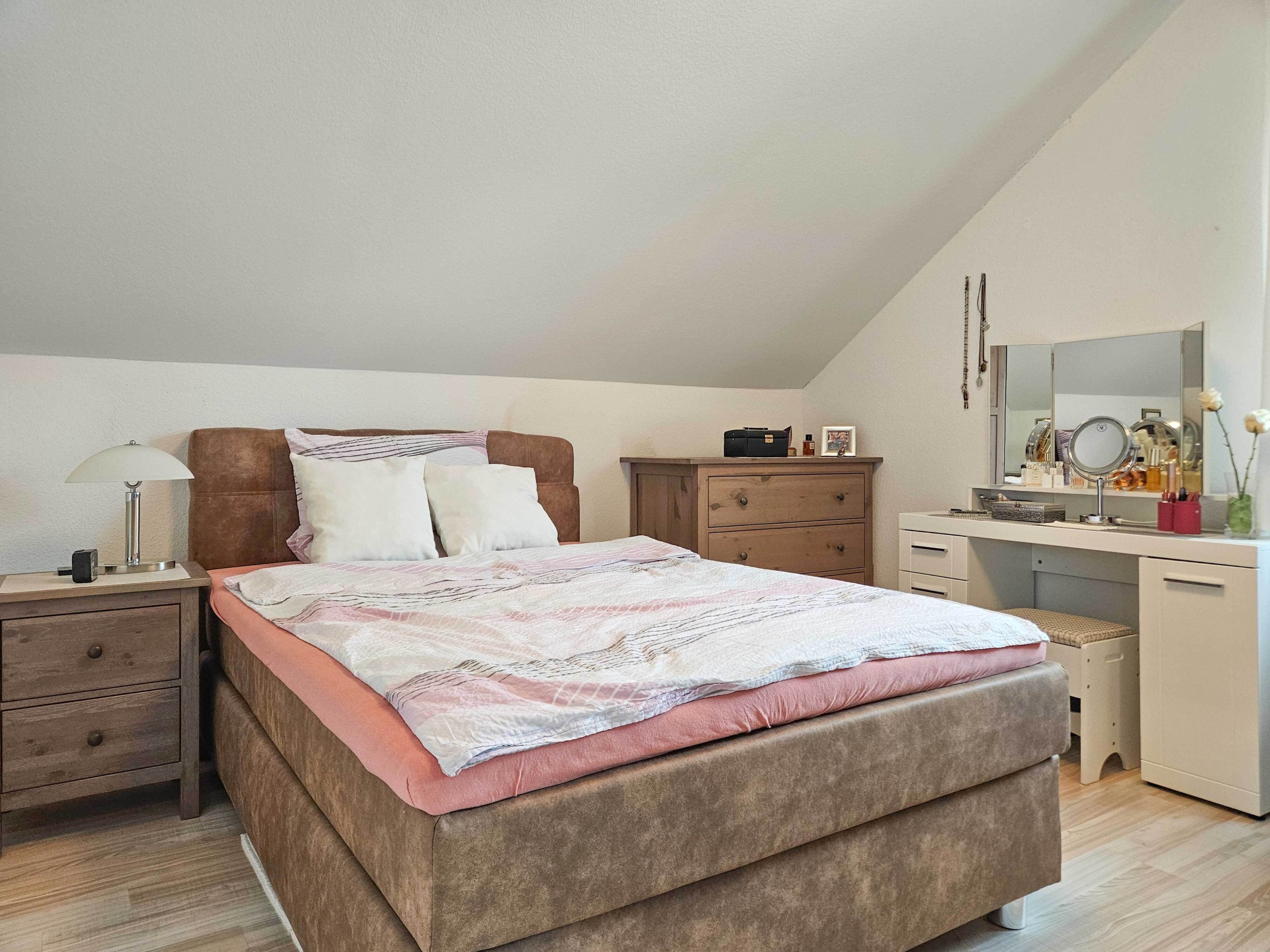Schlafzimmer | OG