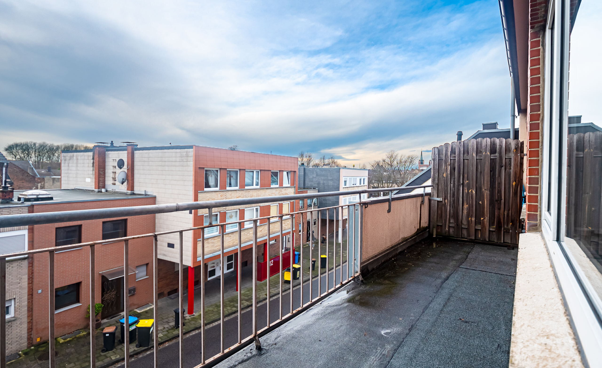 2. OG Mitte-Links - Balkon