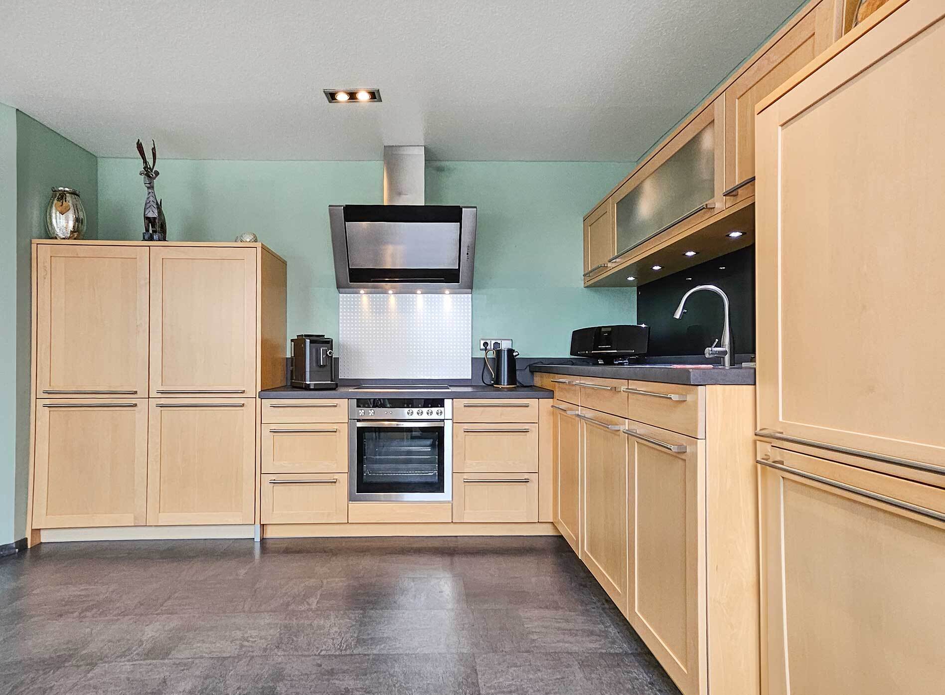 Küche mit Essbereich