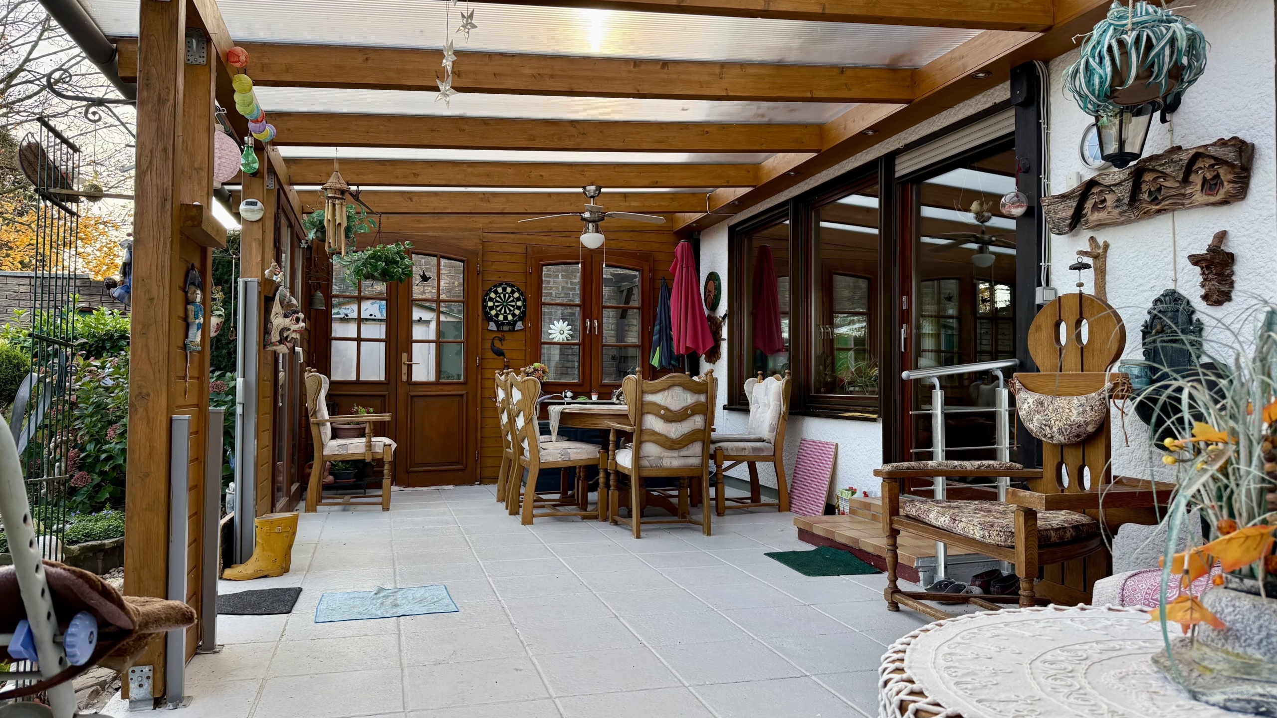 überdachte Terrasse