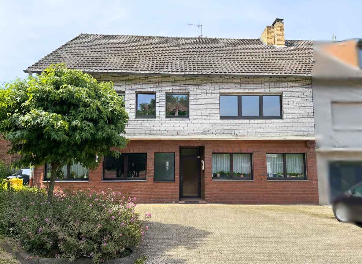 Baesweiler-Setterich | 3-Familien-Ausbauhaus!