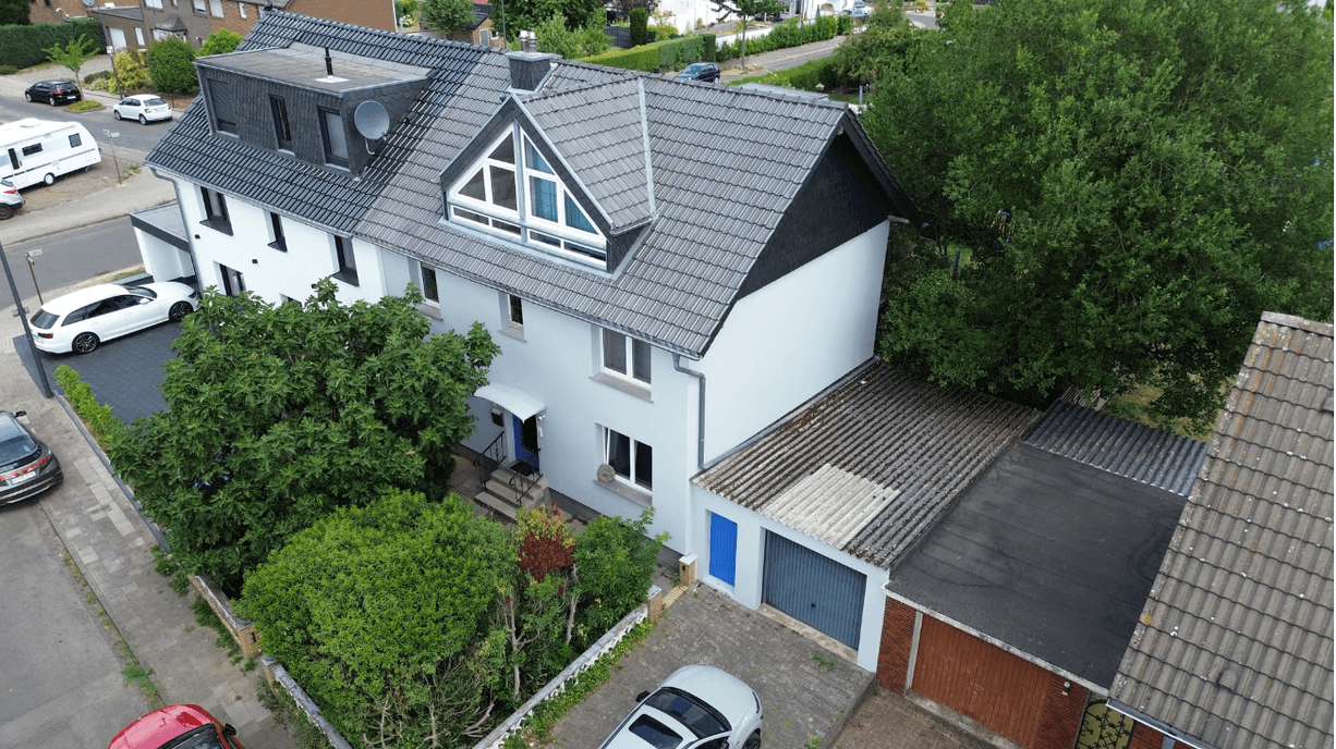 Zweifamilienhaus in Baesweiler, 153 m²