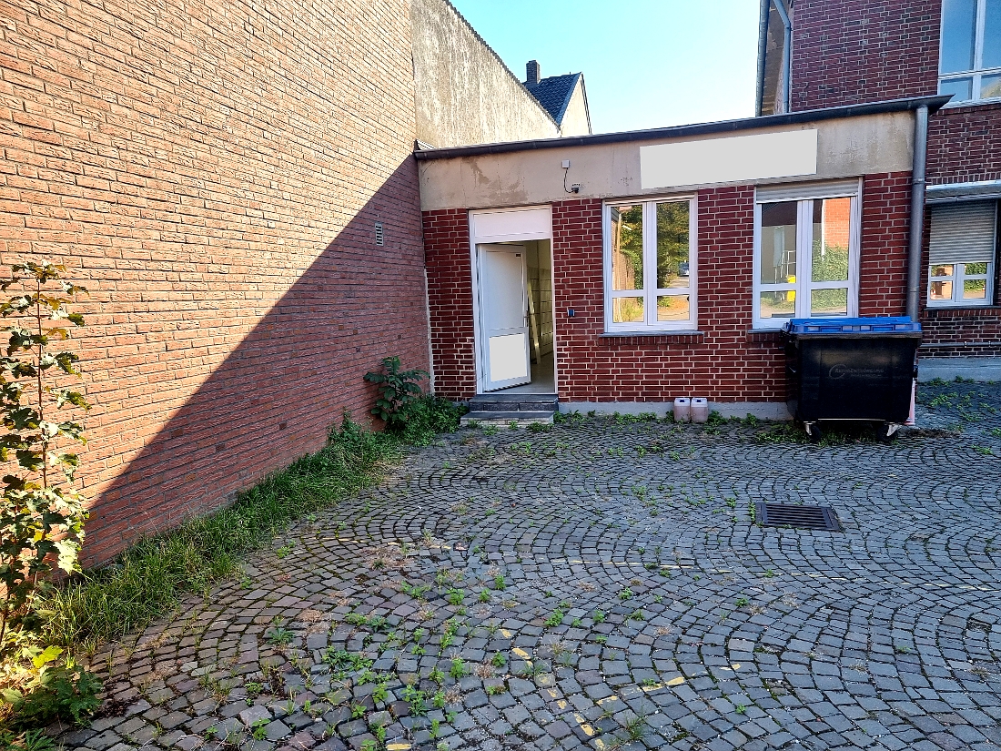 Eingang Hof