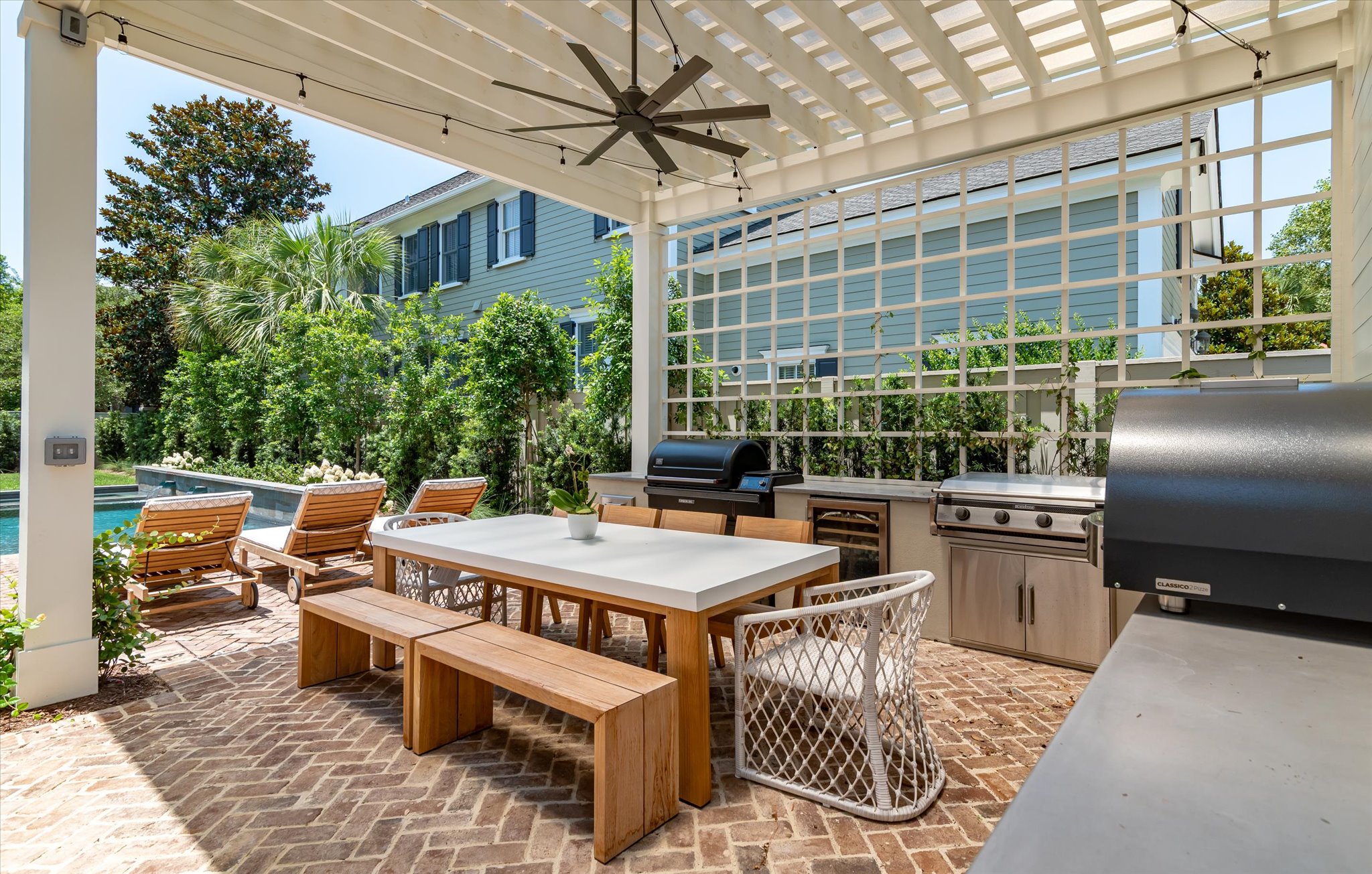 custom outdoor living space in Charleston, SC - BuiltByR3