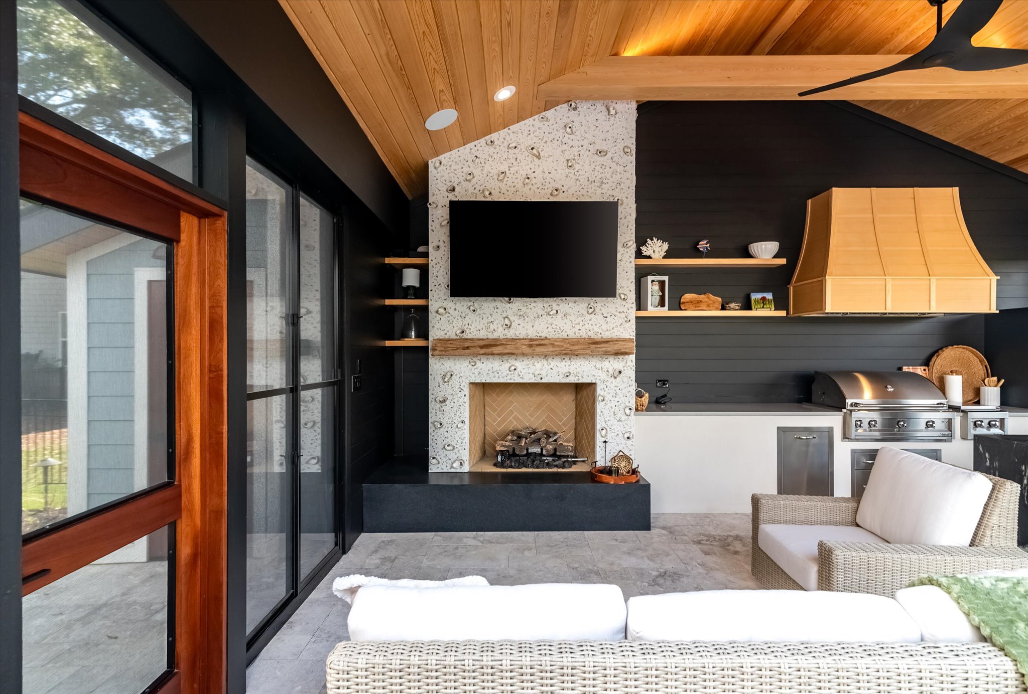 Cabana in South Carlolina with den and fireplace - BuiltBy3