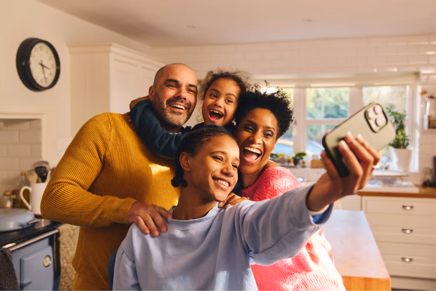 SimplyHRA-happy-healthy-family-free-image