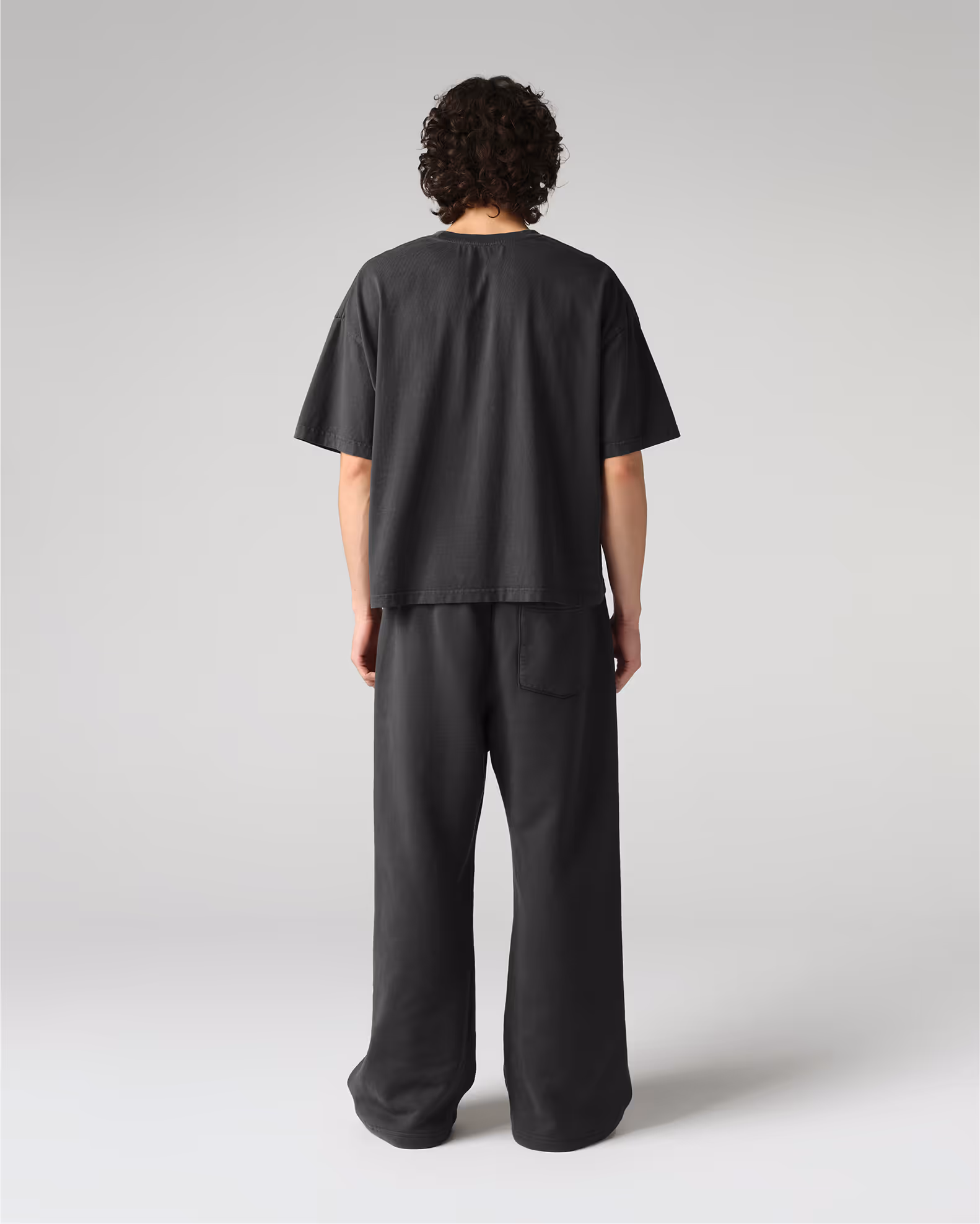 A modern cropped interpretation of our boxy silhouette for versatile styling options. Created from our proprietary BioCircular™ Jersey fabric crafted from recycled and organic cotton for minimized impact. 