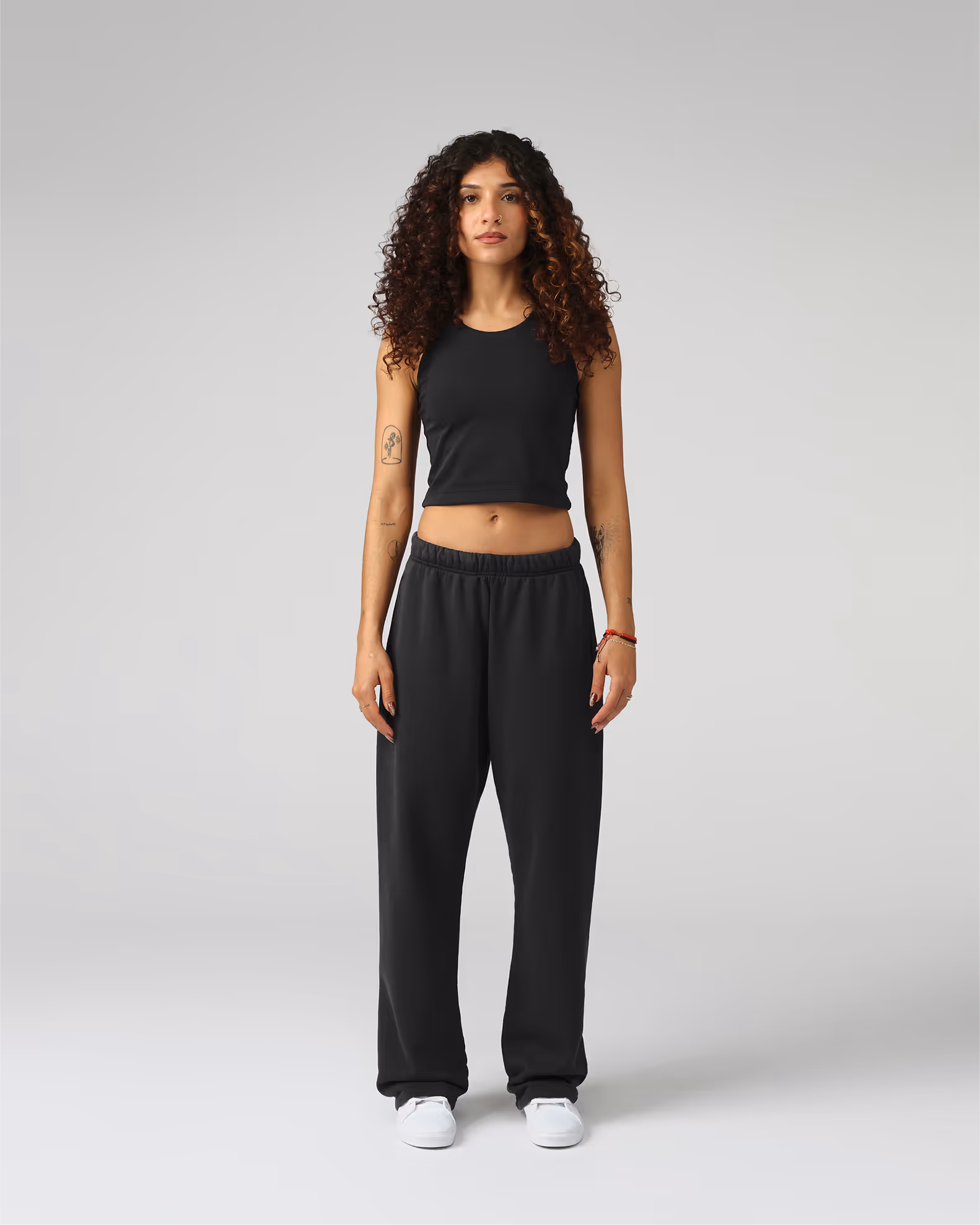A contemporary interpretation of sweatpants with an uncuffed, straight-leg silhouette for timeless versatility. Crafted from our heavyweight organic cotton fleece with natural rubber replacement for the waistband.