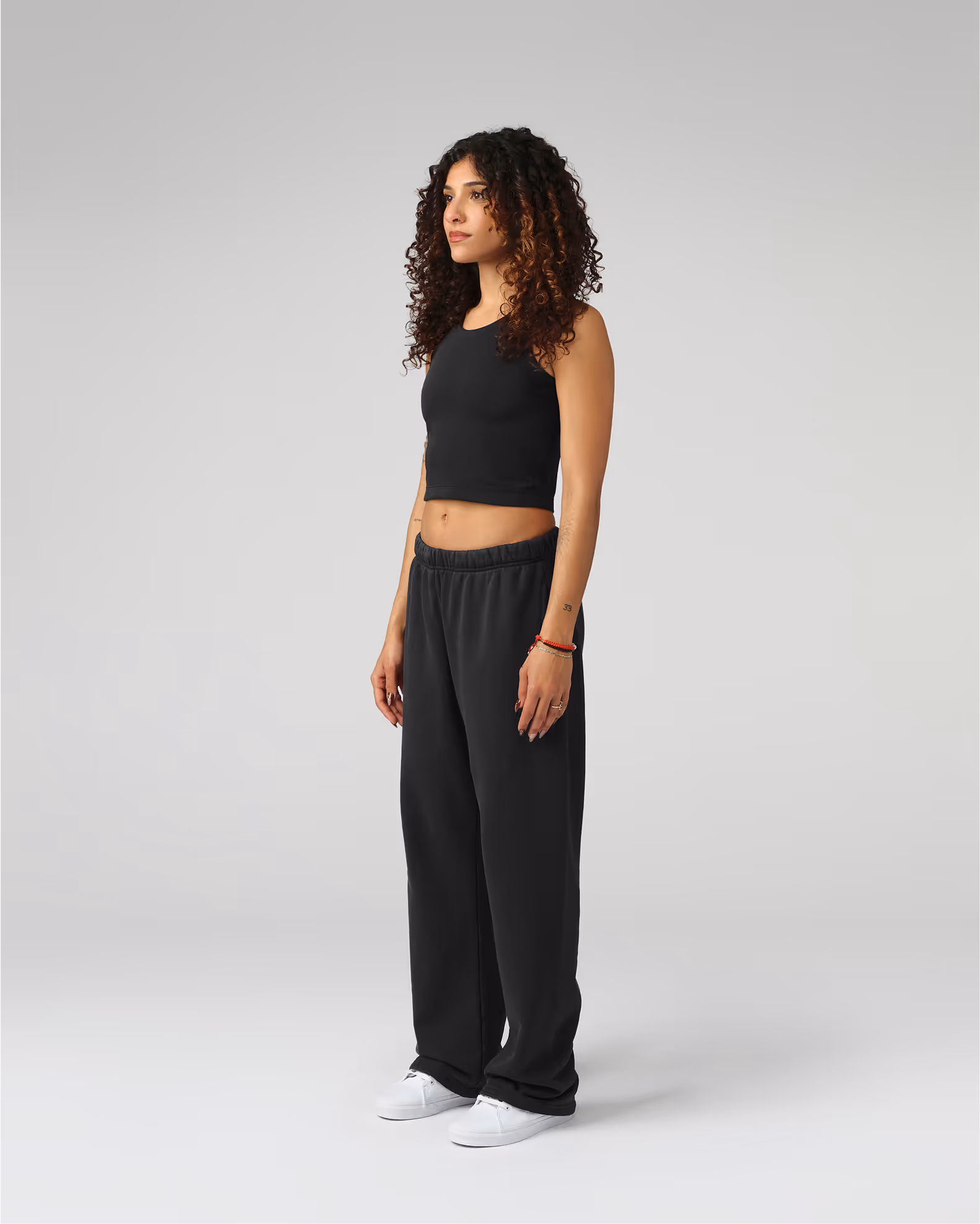 A contemporary interpretation of sweatpants with an uncuffed, straight-leg silhouette for timeless versatility. Crafted from our heavyweight organic cotton fleece with natural rubber replacement for the waistband.