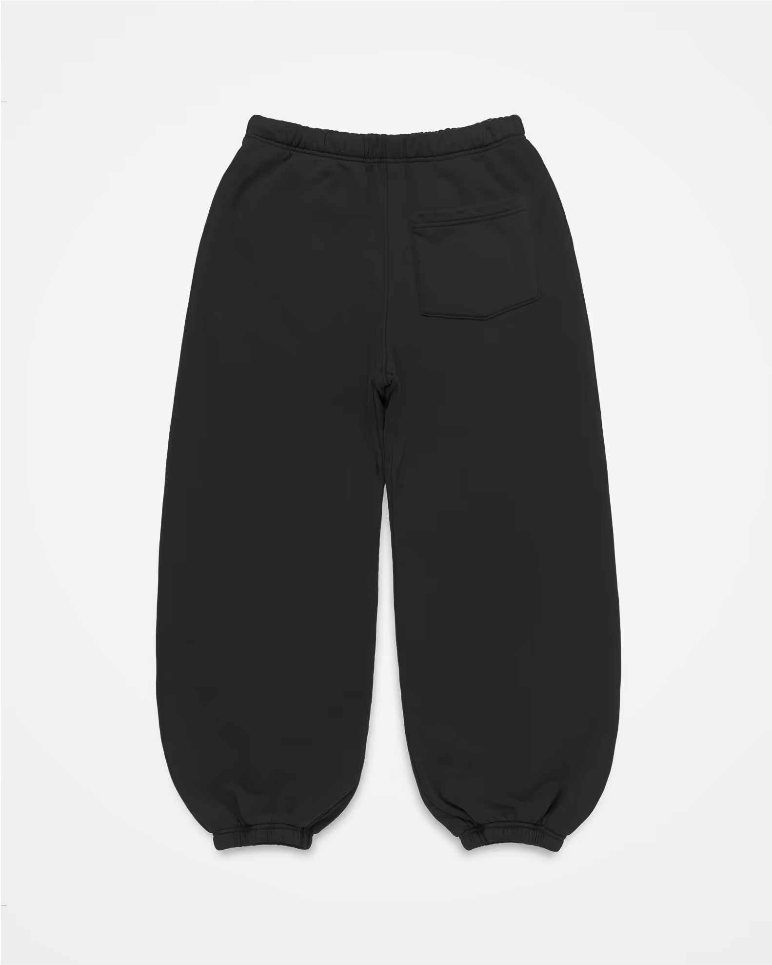 The classic jogger with wider proportions for a relaxed fit. Crafted from our heavyweight organic cotton fleece with natural rubber replacements for the waistband and ankle cuffs.