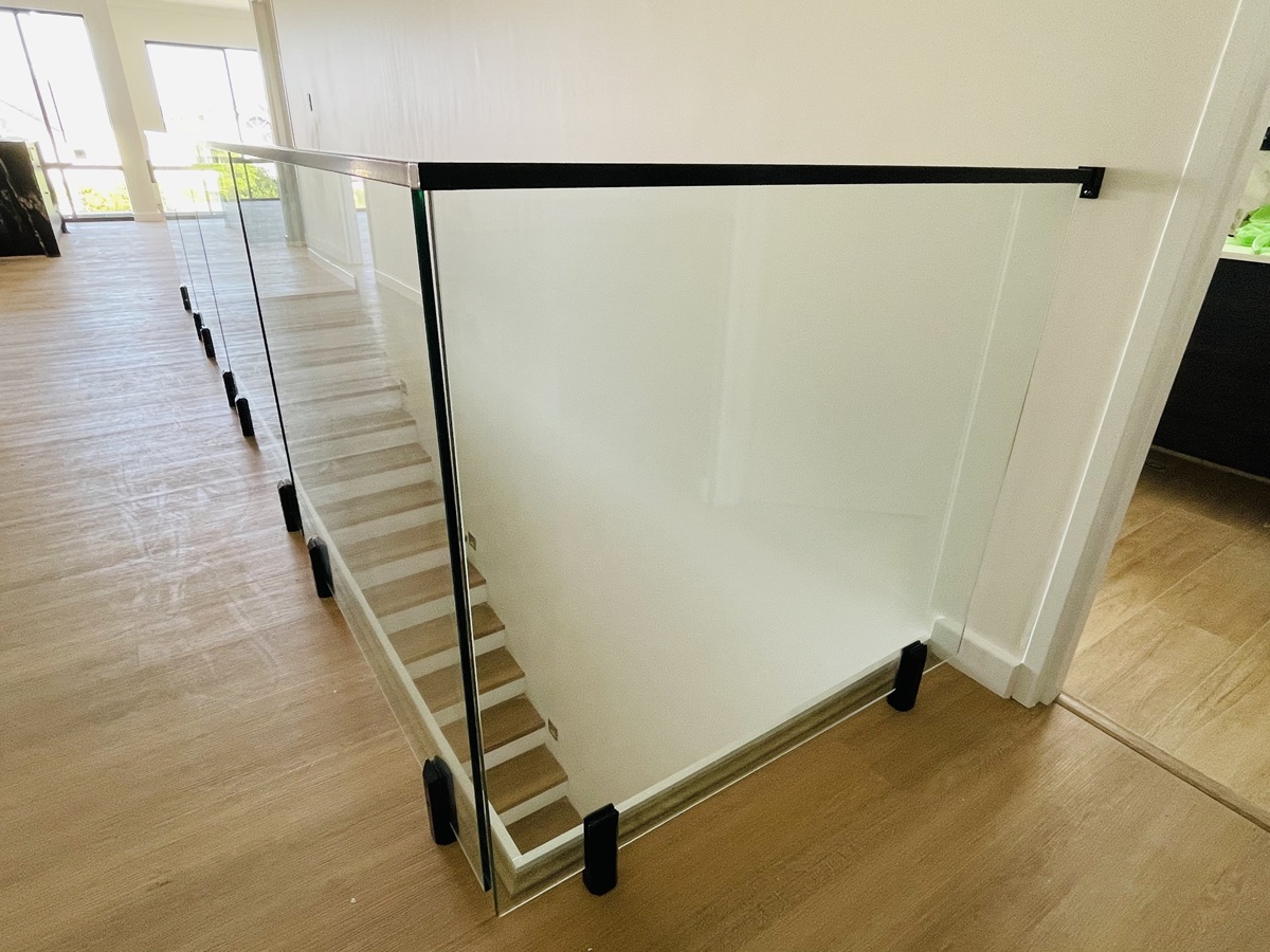 Frameless glass balustrade