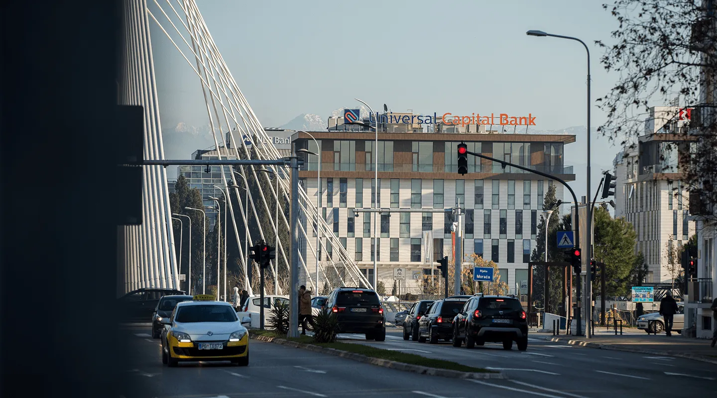 Investicioni dugoročni krediti iz sredstava Banke i CEB-a