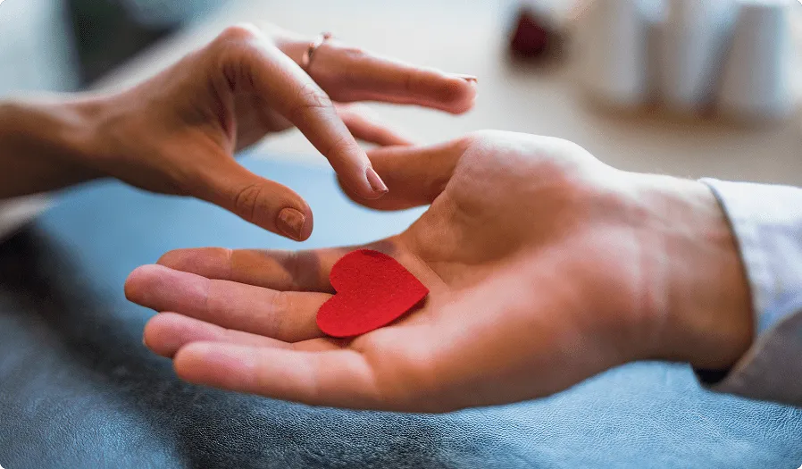 Specijalnoj bolnici “Dr Jovan Bulajić“u Brezoviku i Institutu za bolesti djece KBCG uručene donacije Universal Capital Banke