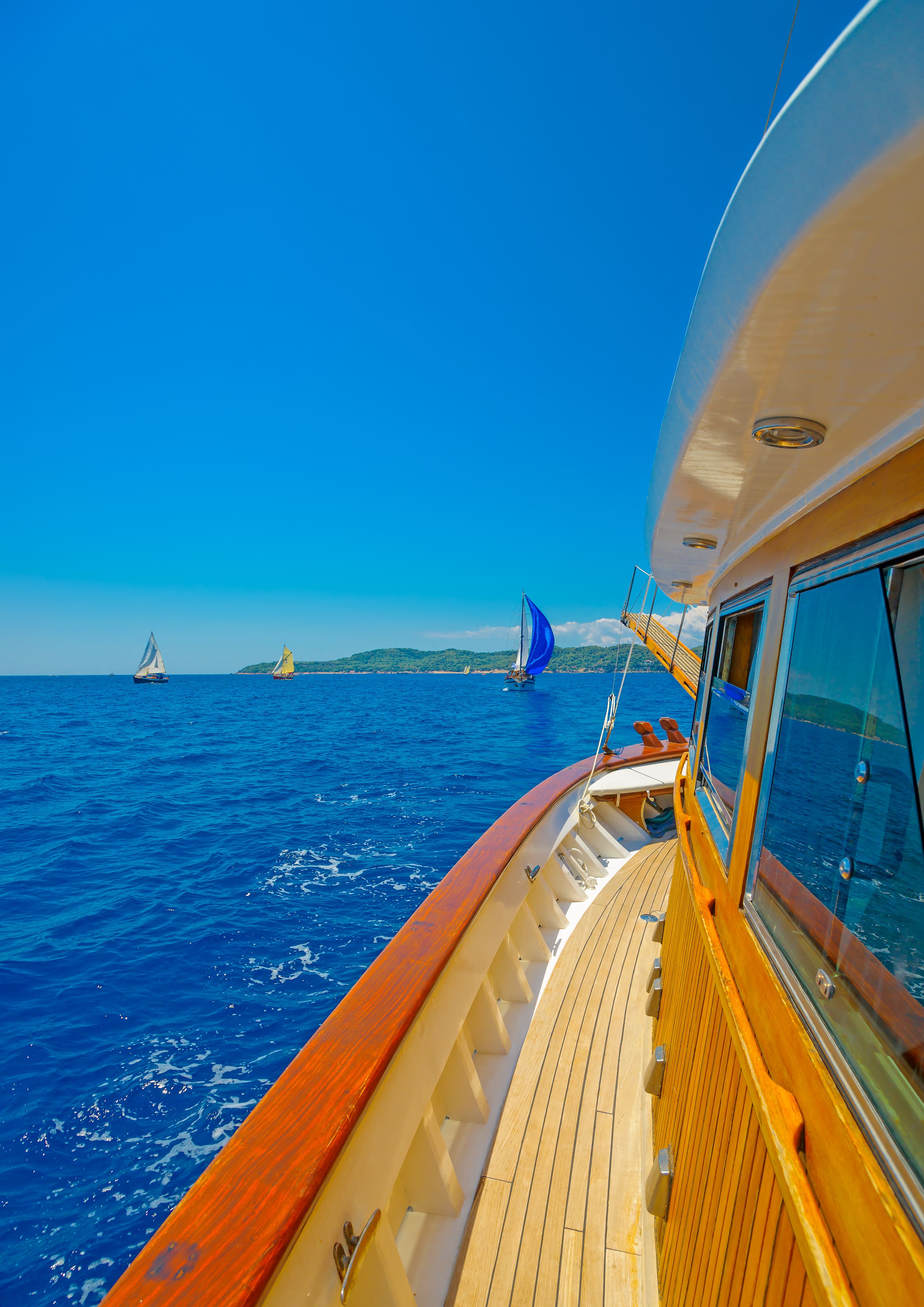 Charter a Yacht for Corporate Events: Entertaining Clients at Sea