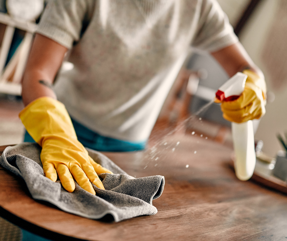 Świąteczne porządki bez stresu — jak przygotować dom i… nie zwariować?