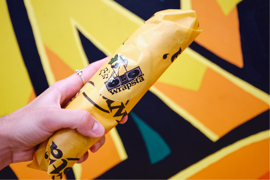 Frissen csomagolt wrap elvitelre a Wrapsta budapesti pultján