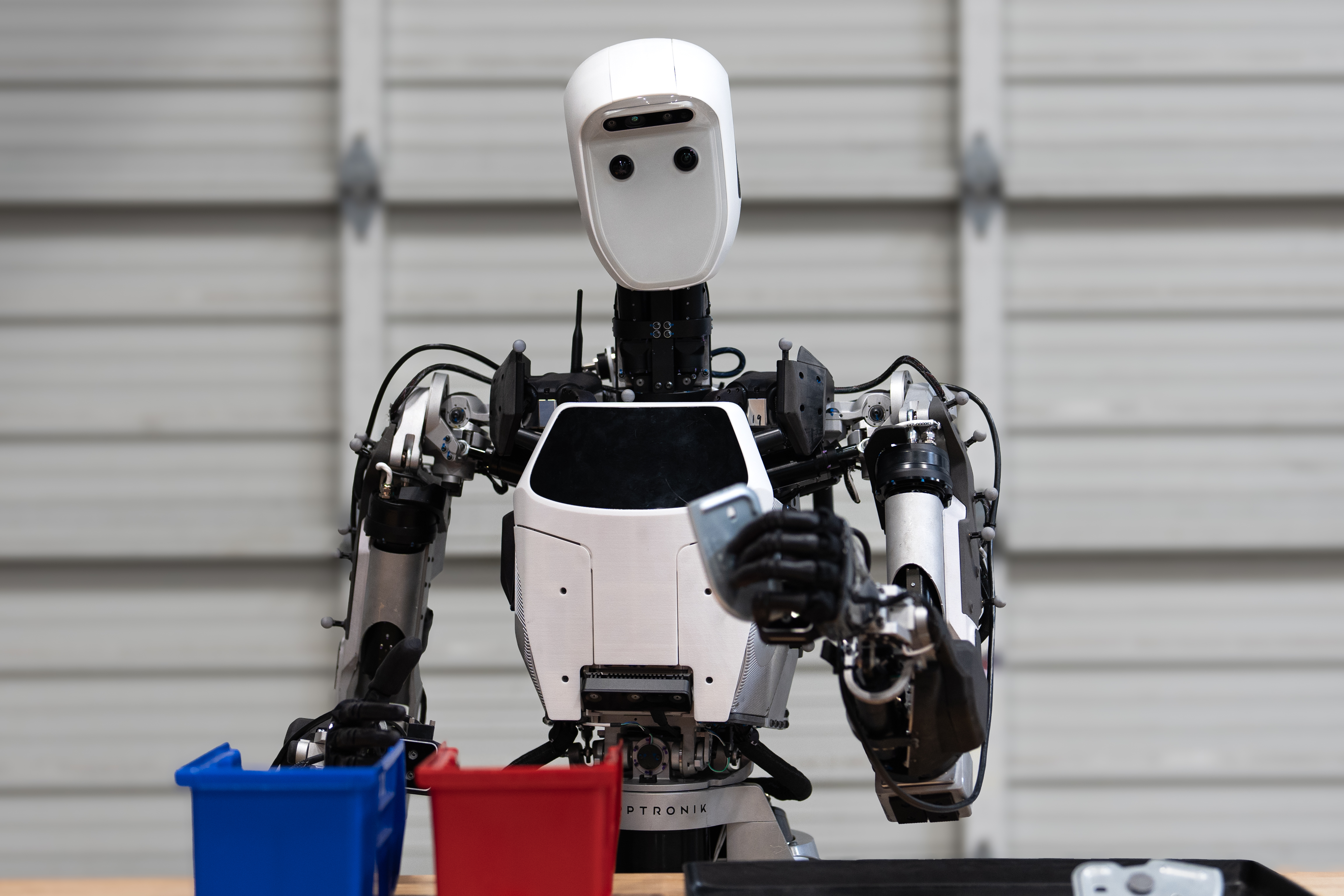 Apptronik Apollo: The Practical Humanoid Robot for Logistics (2025)