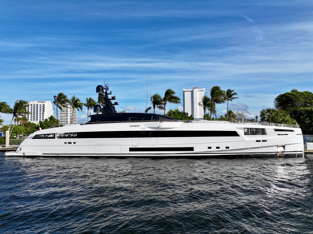 49M SPORT YACHT
